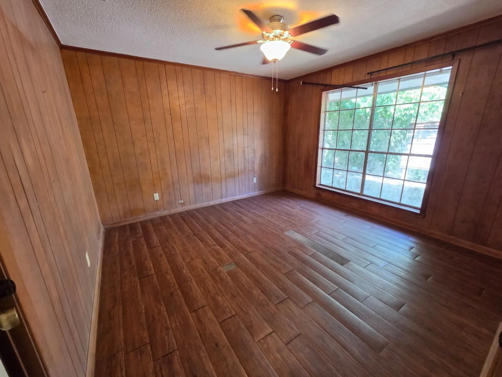 Single Family Residence For Sale in Anderson County , 1092 An County Road 318, Frankston, Texas 75763, 4 Bedroom, 3 Bathroom, 3 Garage spaces, 3,542 Sqft, built in 1976, mls#21344069, Real Estate Agent in Frankston, Homes For Sale in Anderson county, Homes For Sale in Frankston, Realtor in Frankston Texas, Real Estate Brokerage Independent Realty Texas, Luminita Cordes Realtor