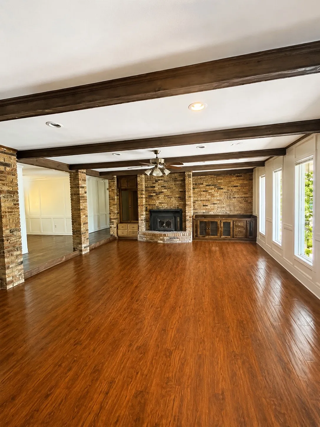 Single Family Residence For Sale in Anderson County , 1092 An County Road 318, Frankston, Texas 75763, 4 Bedroom, 3 Bathroom, 3 Garage spaces, 3,542 Sqft, built in 1976, mls#21344069, Real Estate Agent in Frankston, Homes For Sale in Anderson county, Homes For Sale in Frankston, Realtor in Frankston Texas, Real Estate Brokerage Independent Realty Texas, Luminita Cordes Realtor