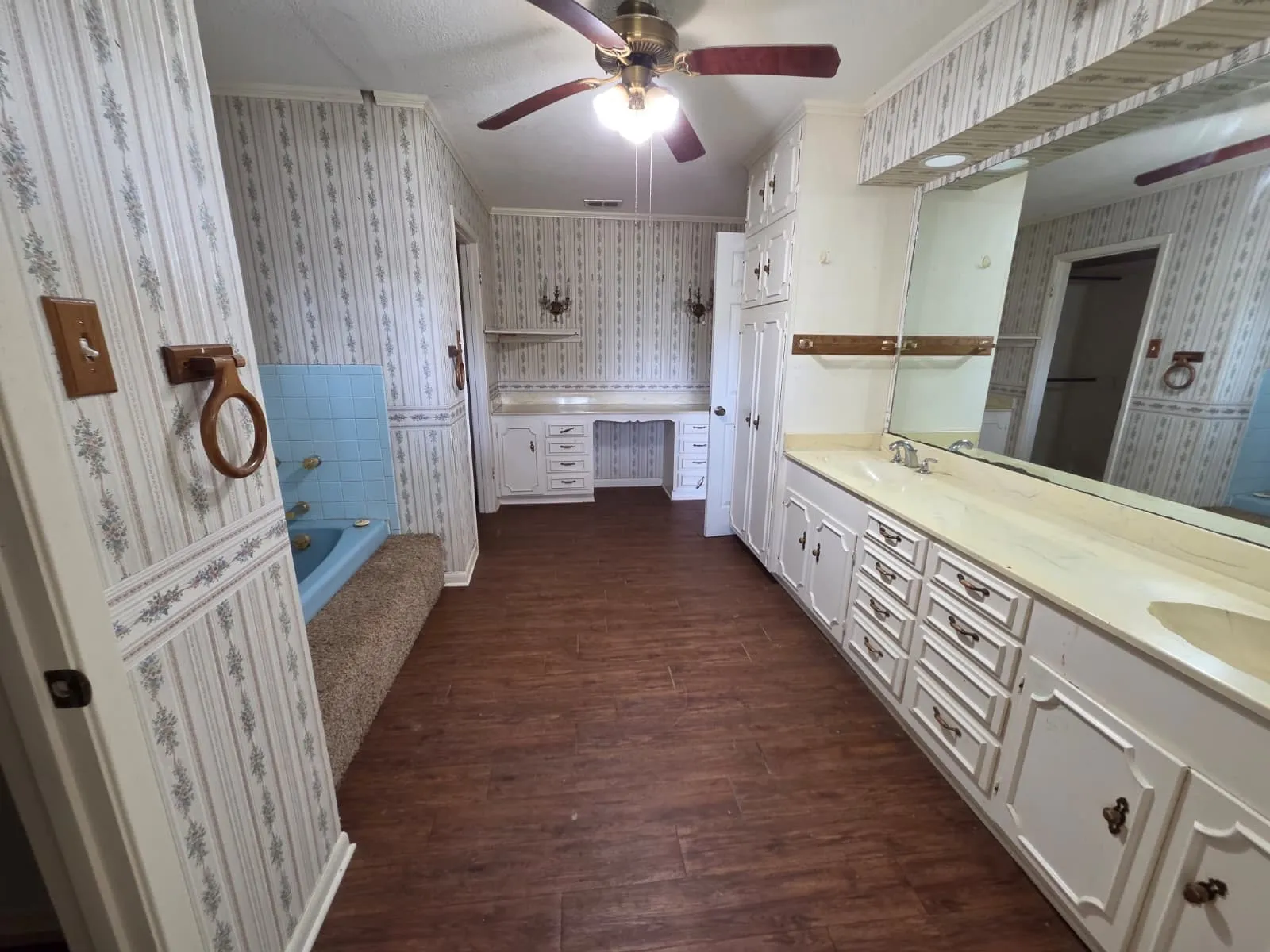 Single Family Residence For Sale in Anderson County , 1092 An County Road 318, Frankston, Texas 75763, 4 Bedroom, 3 Bathroom, 3 Garage spaces, 3,542 Sqft, built in 1976, mls#21344069, Real Estate Agent in Frankston, Homes For Sale in Anderson county, Homes For Sale in Frankston, Realtor in Frankston Texas, Real Estate Brokerage Independent Realty Texas, Luminita Cordes Realtor