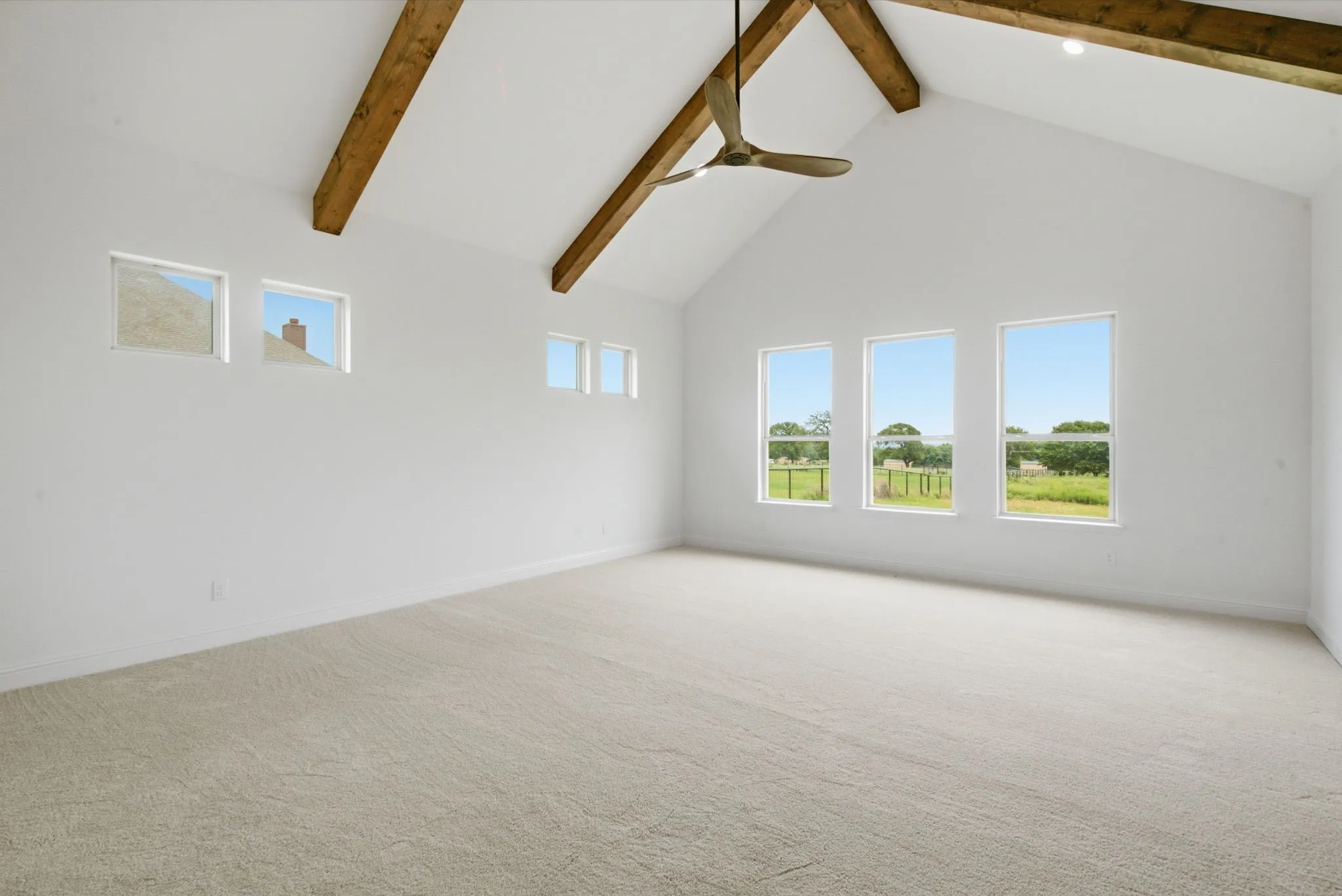 Huge primary ensuite bedroom!