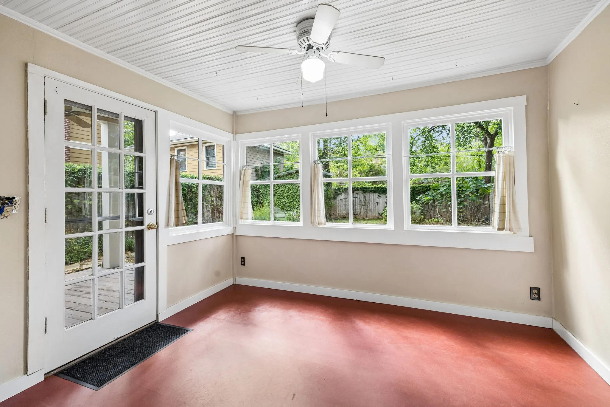Single Family Residence For Sale in Dallas County , 5020 Junius Street, Dallas, Texas 75214, 3 Bedroom, 3 Bathroom, Garage spaces, 2,577 Sqft, built in 1913, mls#21294031, Real Estate Agent in Dallas, Homes For Sale in Dallas county, Homes For Sale in Dallas, Realtor in Dallas Texas, Real Estate Brokerage Independent Realty Texas, Luminita Cordes Realtor