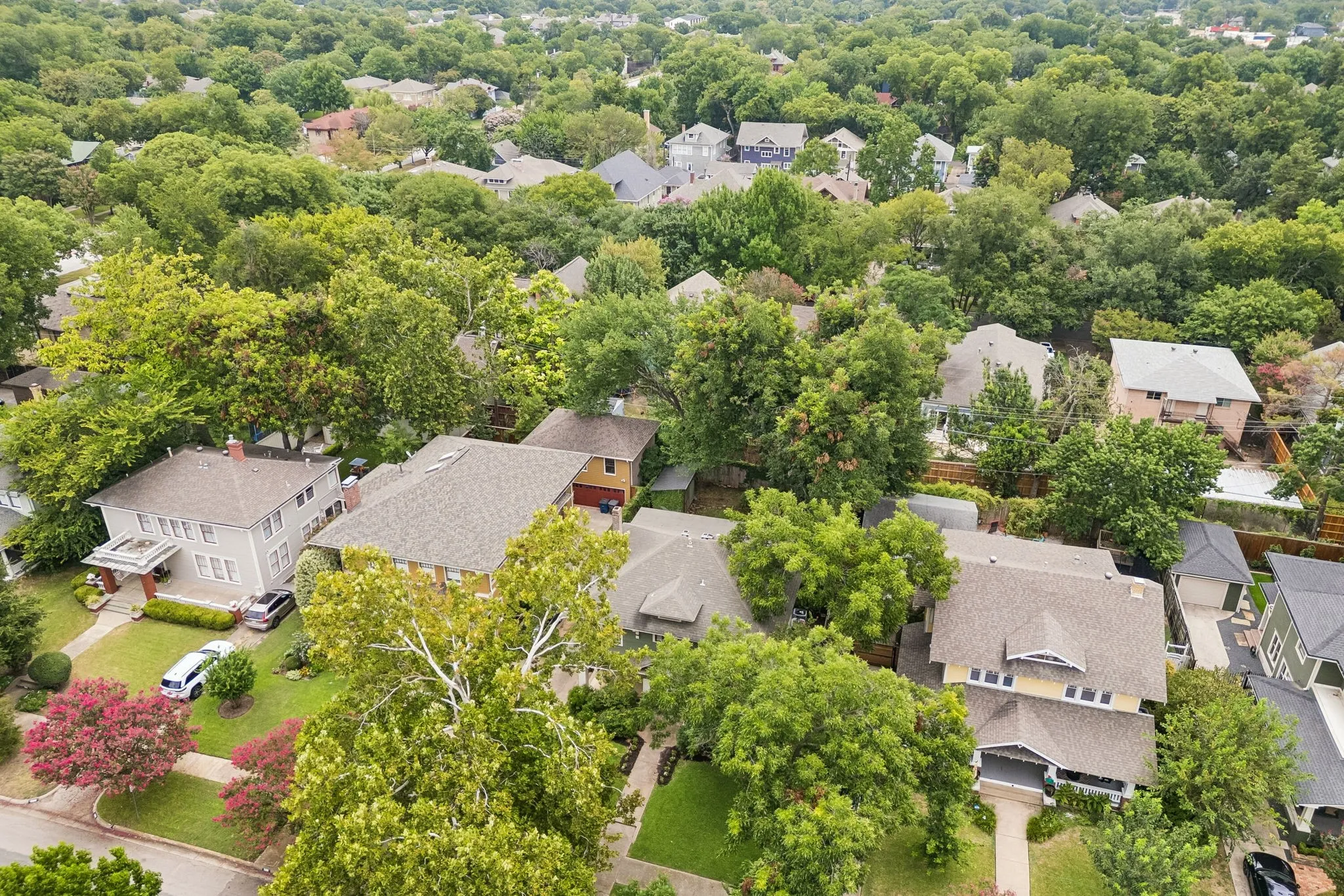 Single Family Residence For Sale in Dallas County , 5020 Junius Street, Dallas, Texas 75214, 3 Bedroom, 3 Bathroom, Garage spaces, 2,577 Sqft, built in 1913, mls#21294031, Real Estate Agent in Dallas, Homes For Sale in Dallas county, Homes For Sale in Dallas, Realtor in Dallas Texas, Real Estate Brokerage Independent Realty Texas, Luminita Cordes Realtor
