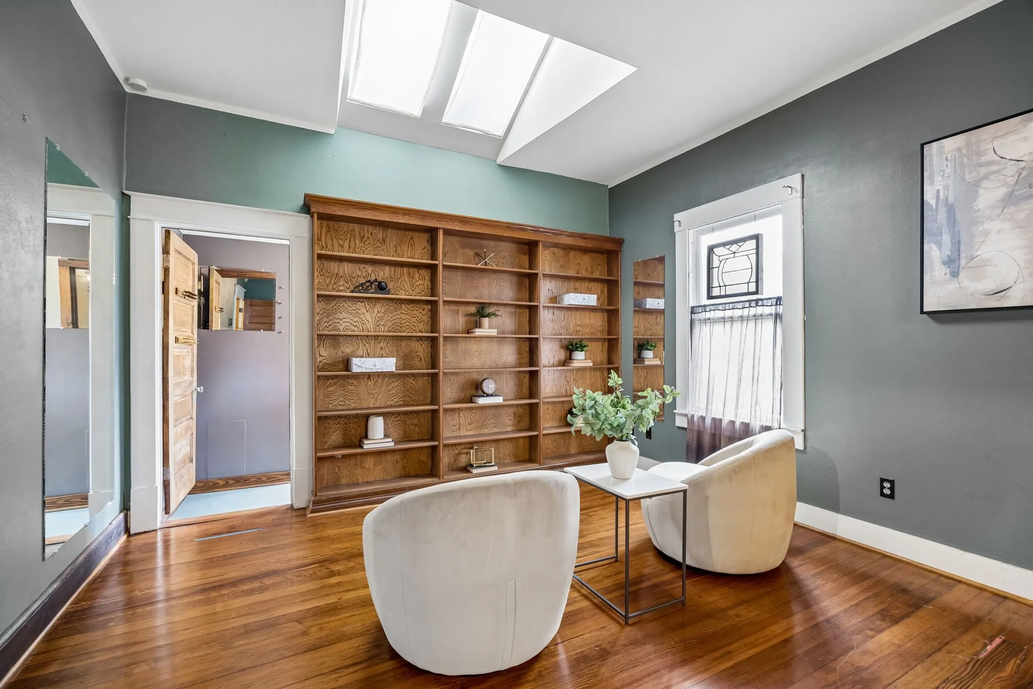 Single Family Residence For Sale in Dallas County , 5020 Junius Street, Dallas, Texas 75214, 3 Bedroom, 3 Bathroom, Garage spaces, 2,577 Sqft, built in 1913, mls#21294031, Real Estate Agent in Dallas, Homes For Sale in Dallas county, Homes For Sale in Dallas, Realtor in Dallas Texas, Real Estate Brokerage Independent Realty Texas, Luminita Cordes Realtor