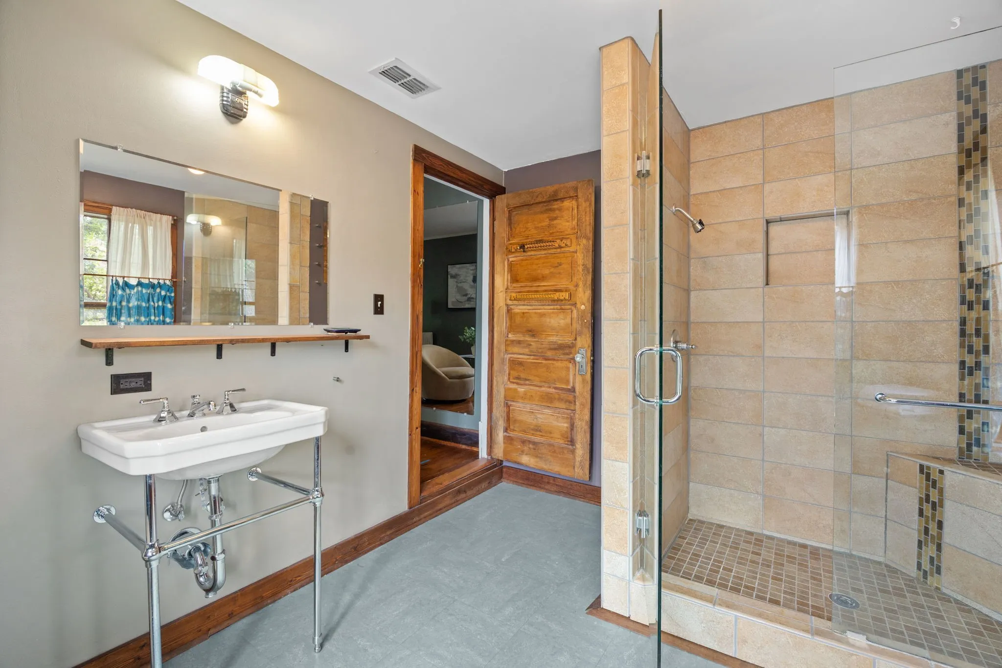 Single Family Residence For Sale in Dallas County , 5020 Junius Street, Dallas, Texas 75214, 3 Bedroom, 3 Bathroom, Garage spaces, 2,577 Sqft, built in 1913, mls#21294031, Real Estate Agent in Dallas, Homes For Sale in Dallas county, Homes For Sale in Dallas, Realtor in Dallas Texas, Real Estate Brokerage Independent Realty Texas, Luminita Cordes Realtor