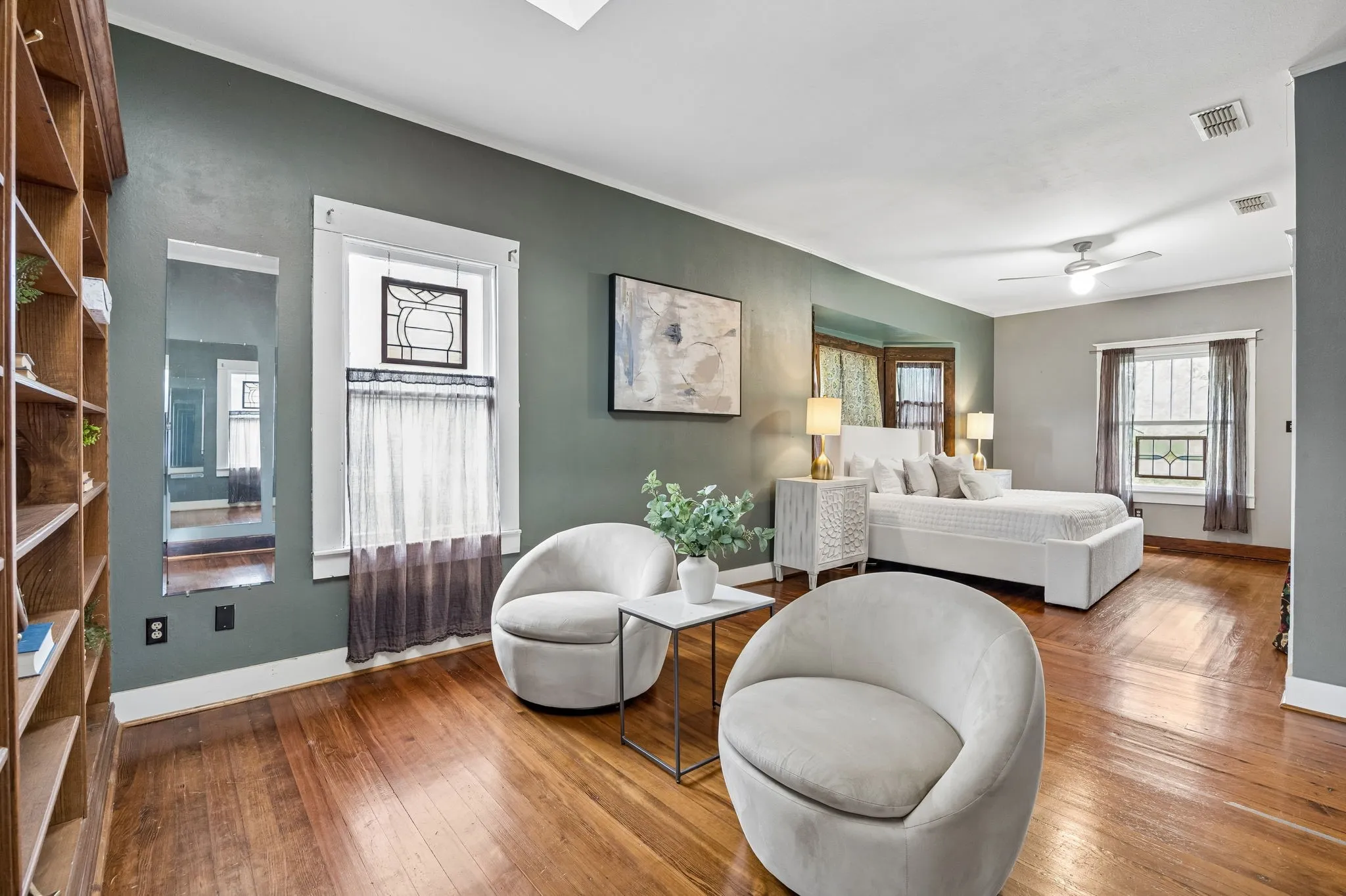 Single Family Residence For Sale in Dallas County , 5020 Junius Street, Dallas, Texas 75214, 3 Bedroom, 3 Bathroom, Garage spaces, 2,577 Sqft, built in 1913, mls#21294031, Real Estate Agent in Dallas, Homes For Sale in Dallas county, Homes For Sale in Dallas, Realtor in Dallas Texas, Real Estate Brokerage Independent Realty Texas, Luminita Cordes Realtor