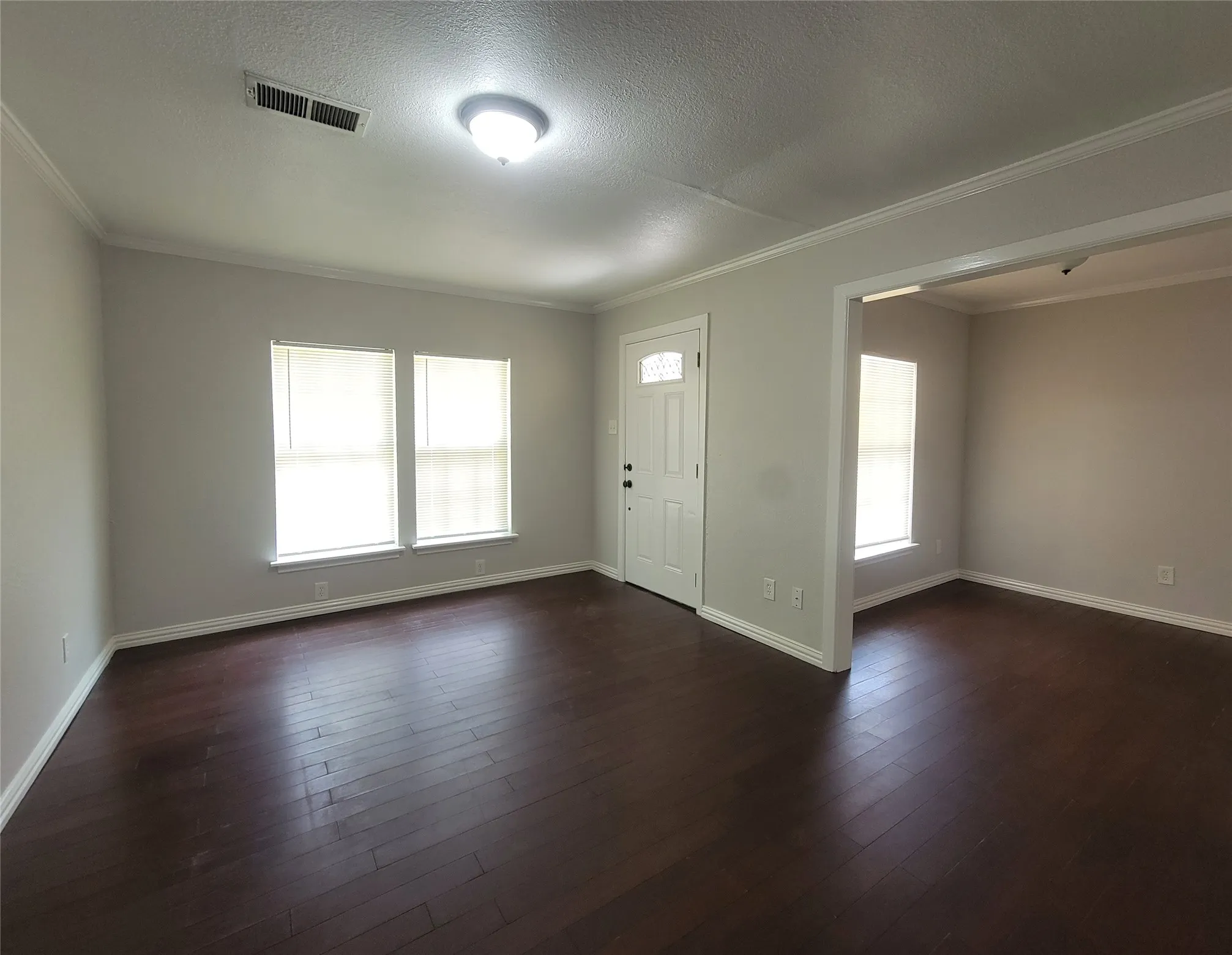 Single Family Residence For Rent in Tarrant County , 1225 Blalock Avenue, Fort Worth, Texas 76115, 3 Bedroom, 1 Bathroom, Garage spaces, 909 Sqft, built in 1955, mls#21344118, Real Estate Agent in Fort Worth, Homes For Rent in Tarrant county, Homes For Rent in Fort Worth, Realtor in Fort Worth Texas, Real Estate Brokerage Independent Realty Texas, Luminita Cordes Realtor