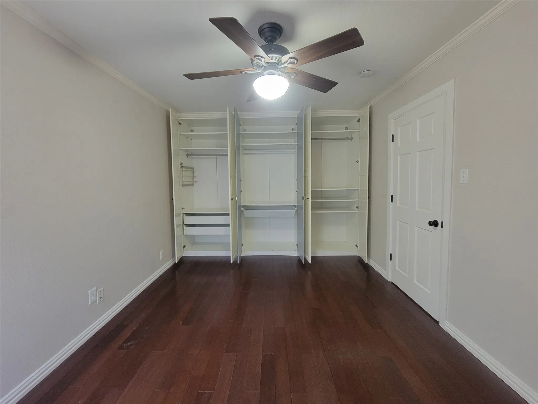 Single Family Residence For Rent in Tarrant County , 1225 Blalock Avenue, Fort Worth, Texas 76115, 3 Bedroom, 1 Bathroom, Garage spaces, 909 Sqft, built in 1955, mls#21344118, Real Estate Agent in Fort Worth, Homes For Rent in Tarrant county, Homes For Rent in Fort Worth, Realtor in Fort Worth Texas, Real Estate Brokerage Independent Realty Texas, Luminita Cordes Realtor