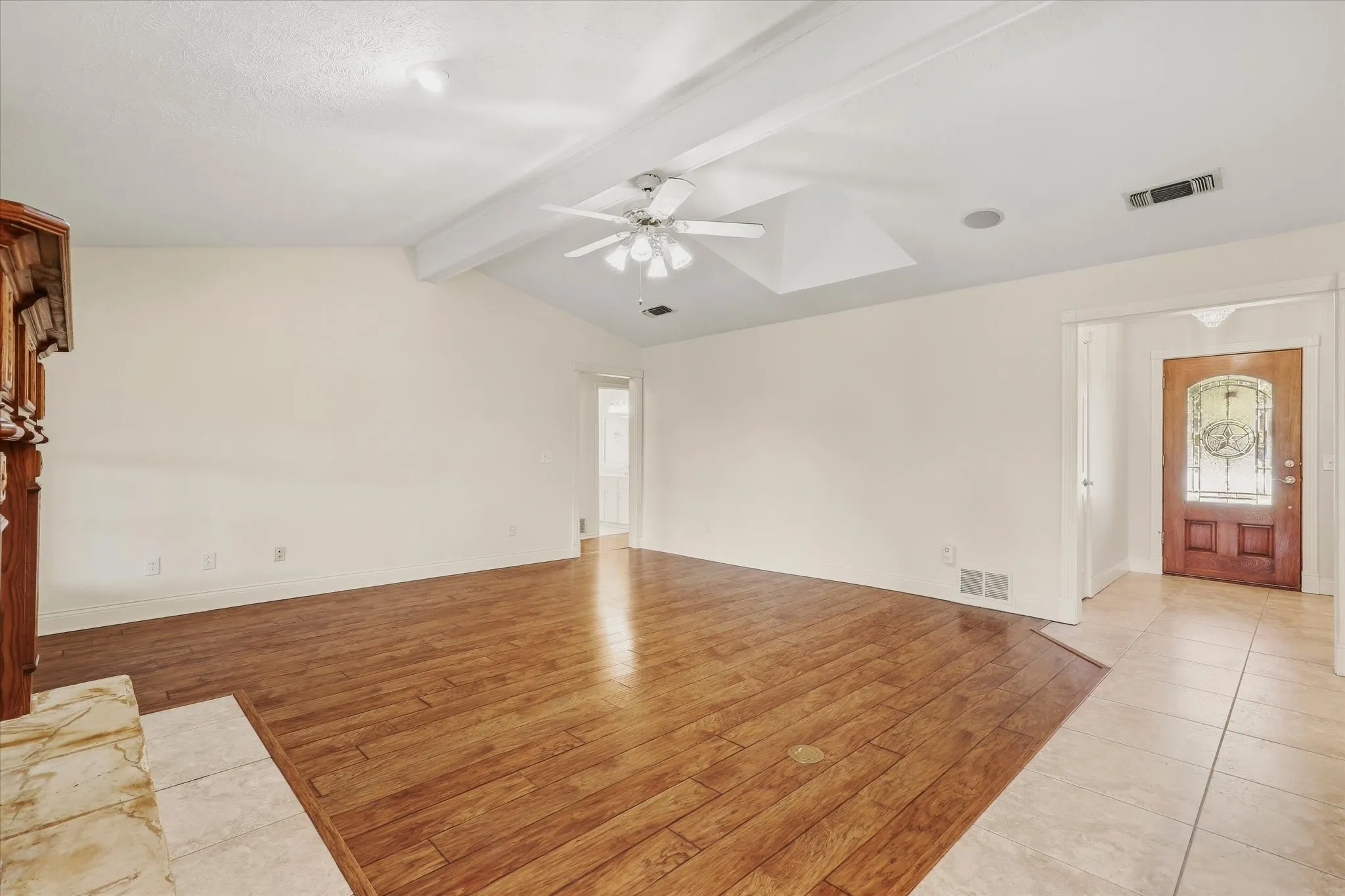 Single Family Residence For Sale in Collin County , 5306 Elisa Lane, Parker, Texas 75002, 4 Bedroom, 2 Bathroom, 2 Garage spaces, 2,022 Sqft, built in 1974, mls#21343994, Real Estate Agent in Parker, Homes For Sale in Collin county, Homes For Sale in Parker, Realtor in Parker Texas, Real Estate Brokerage Independent Realty Texas, Luminita Cordes Realtor