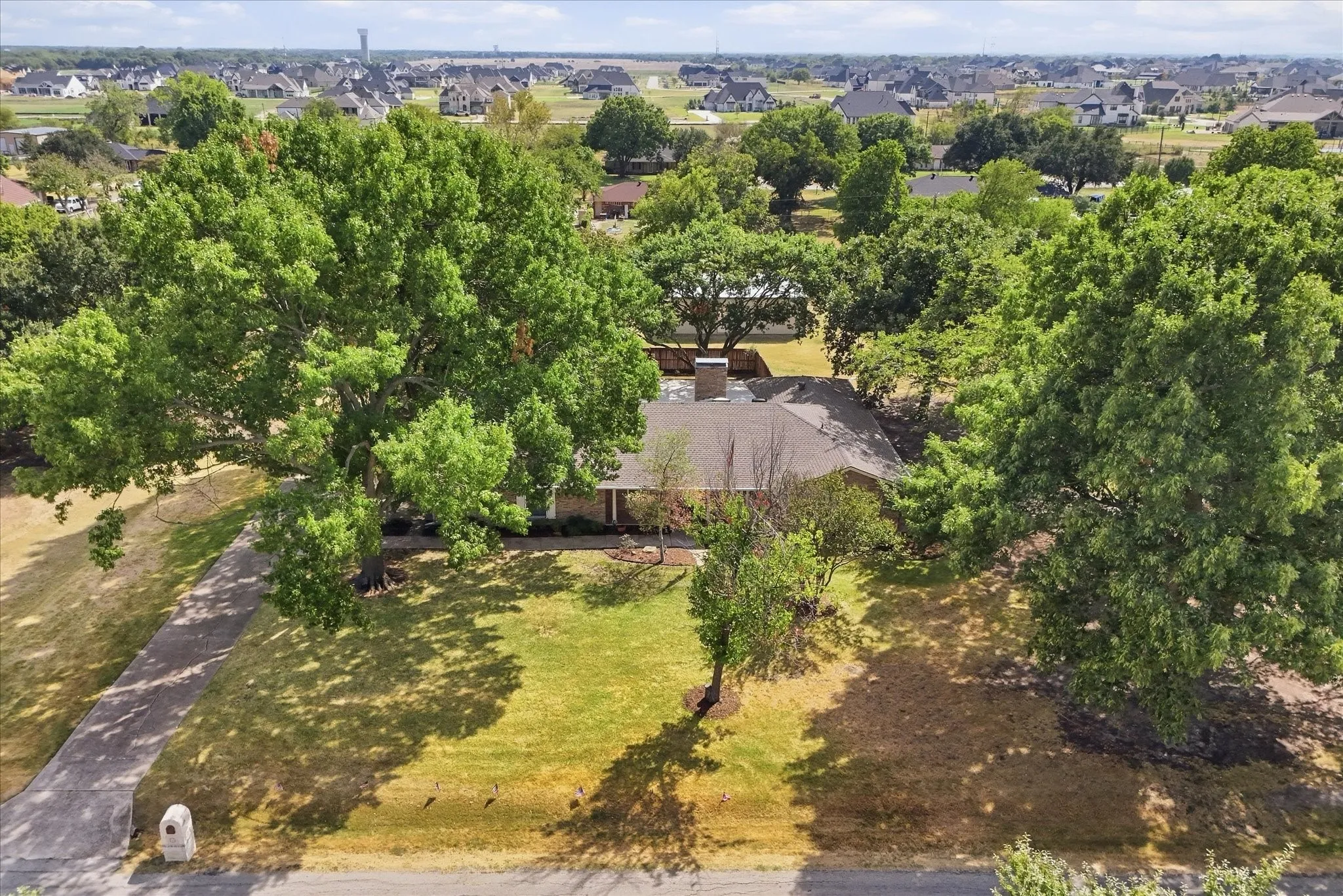 Single Family Residence For Sale in Collin County , 5306 Elisa Lane, Parker, Texas 75002, 4 Bedroom, 2 Bathroom, 2 Garage spaces, 2,022 Sqft, built in 1974, mls#21343994, Real Estate Agent in Parker, Homes For Sale in Collin county, Homes For Sale in Parker, Realtor in Parker Texas, Real Estate Brokerage Independent Realty Texas, Luminita Cordes Realtor