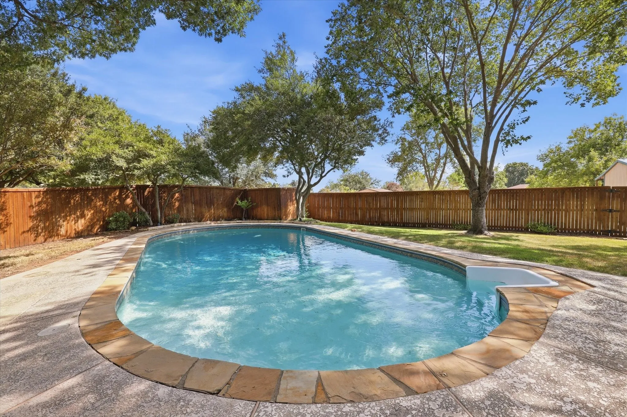 Single Family Residence For Sale in Collin County , 5306 Elisa Lane, Parker, Texas 75002, 4 Bedroom, 2 Bathroom, 2 Garage spaces, 2,022 Sqft, built in 1974, mls#21343994, Real Estate Agent in Parker, Homes For Sale in Collin county, Homes For Sale in Parker, Realtor in Parker Texas, Real Estate Brokerage Independent Realty Texas, Luminita Cordes Realtor
