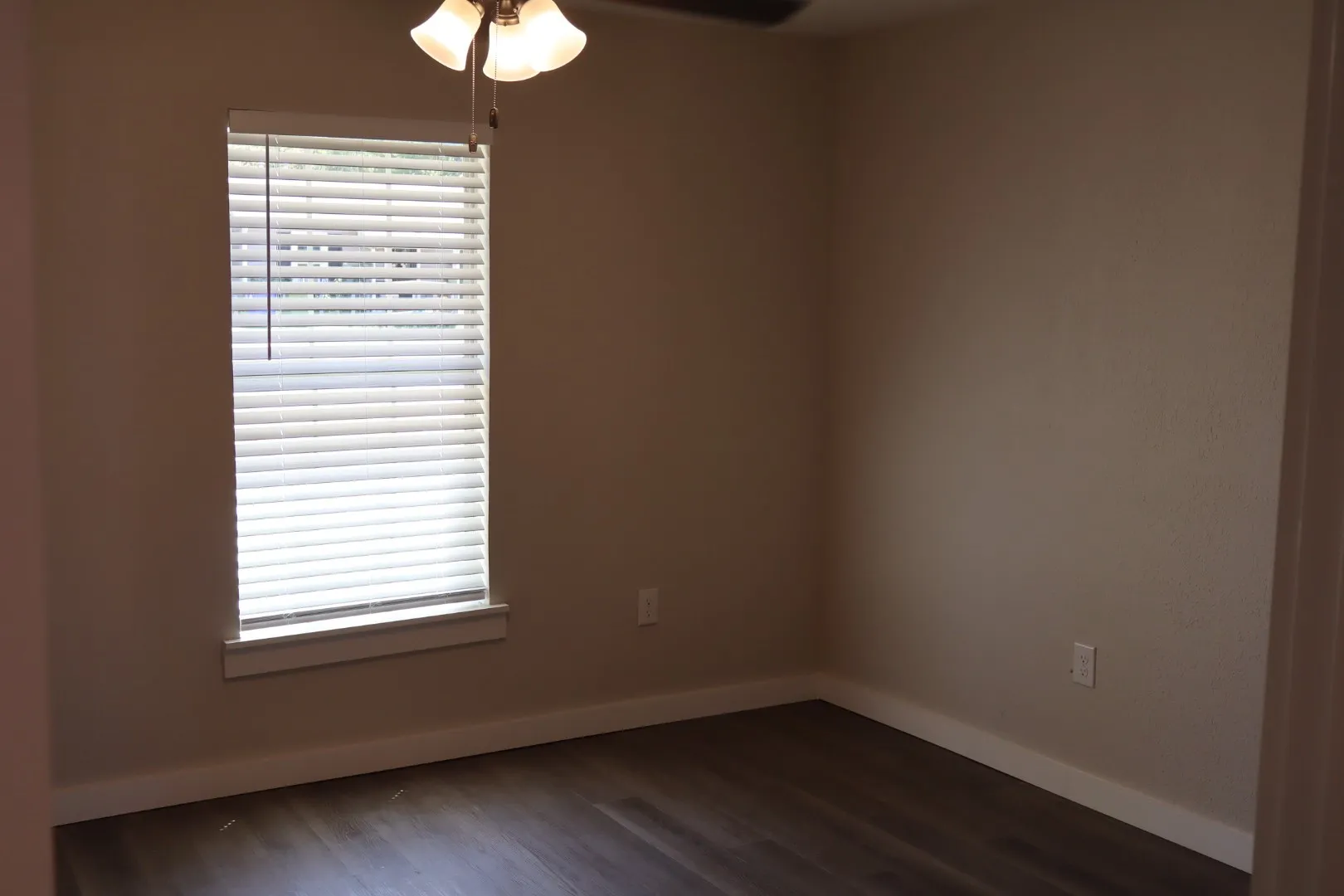 Single Family Residence For Sale in Tarrant County , 8532 George, White Settlement, Texas 76108, 4 Bedroom, 3 Bathroom, Garage spaces, 2,100 Sqft, built in 1959, mls#21343619, Real Estate Agent in White Settlement, Homes For Sale in Tarrant county, Homes For Sale in White Settlement, Realtor in White Settlement Texas, Real Estate Brokerage Independent Realty Texas, Luminita Cordes Realtor