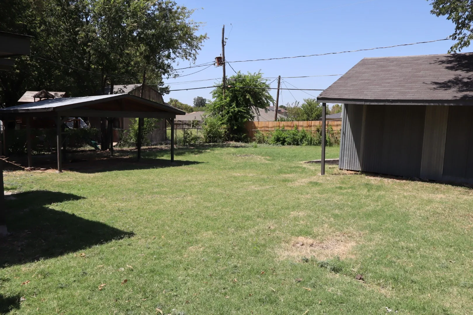 Single Family Residence For Sale in Tarrant County , 8532 George, White Settlement, Texas 76108, 4 Bedroom, 3 Bathroom, Garage spaces, 2,100 Sqft, built in 1959, mls#21343619, Real Estate Agent in White Settlement, Homes For Sale in Tarrant county, Homes For Sale in White Settlement, Realtor in White Settlement Texas, Real Estate Brokerage Independent Realty Texas, Luminita Cordes Realtor