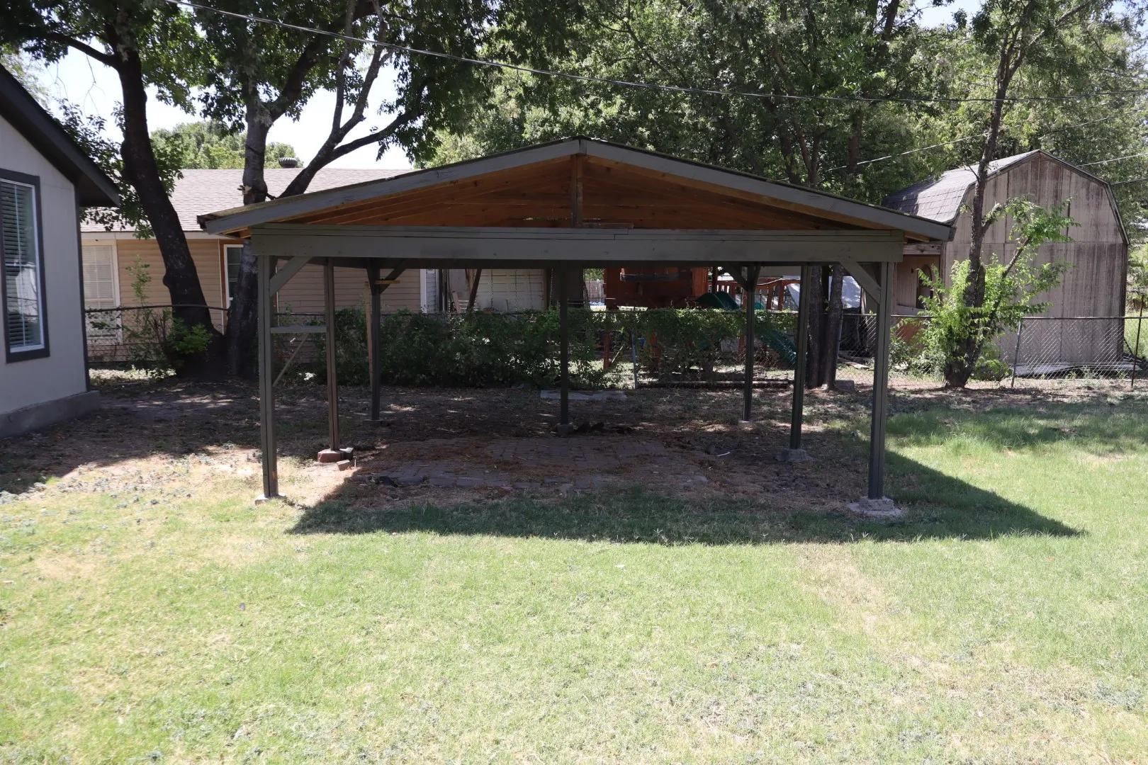 Single Family Residence For Sale in Tarrant County , 8532 George, White Settlement, Texas 76108, 4 Bedroom, 3 Bathroom, Garage spaces, 2,100 Sqft, built in 1959, mls#21343619, Real Estate Agent in White Settlement, Homes For Sale in Tarrant county, Homes For Sale in White Settlement, Realtor in White Settlement Texas, Real Estate Brokerage Independent Realty Texas, Luminita Cordes Realtor