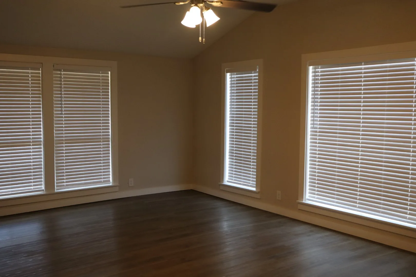 Single Family Residence For Sale in Tarrant County , 8532 George, White Settlement, Texas 76108, 4 Bedroom, 3 Bathroom, Garage spaces, 2,100 Sqft, built in 1959, mls#21343619, Real Estate Agent in White Settlement, Homes For Sale in Tarrant county, Homes For Sale in White Settlement, Realtor in White Settlement Texas, Real Estate Brokerage Independent Realty Texas, Luminita Cordes Realtor