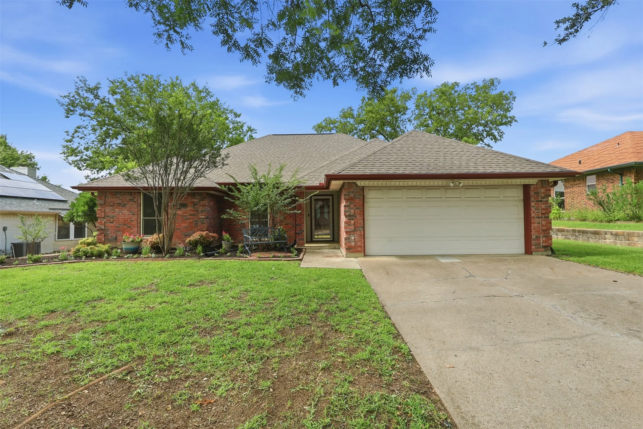 Single Family Residence For Sale in Tarrant County , 6713 N Park Drive, North Richland Hills, Texas 76182, 3 Bedroom, 2 Bathroom, 2 Garage spaces, 1,633 Sqft, built in 1985, mls#21335692, Real Estate Agent in North Richland Hills, Homes For Sale in Tarrant county, Homes For Sale in North Richland Hills, Realtor in North Richland Hills Texas, Real Estate Brokerage Independent Realty Texas, Luminita Cordes Realtor