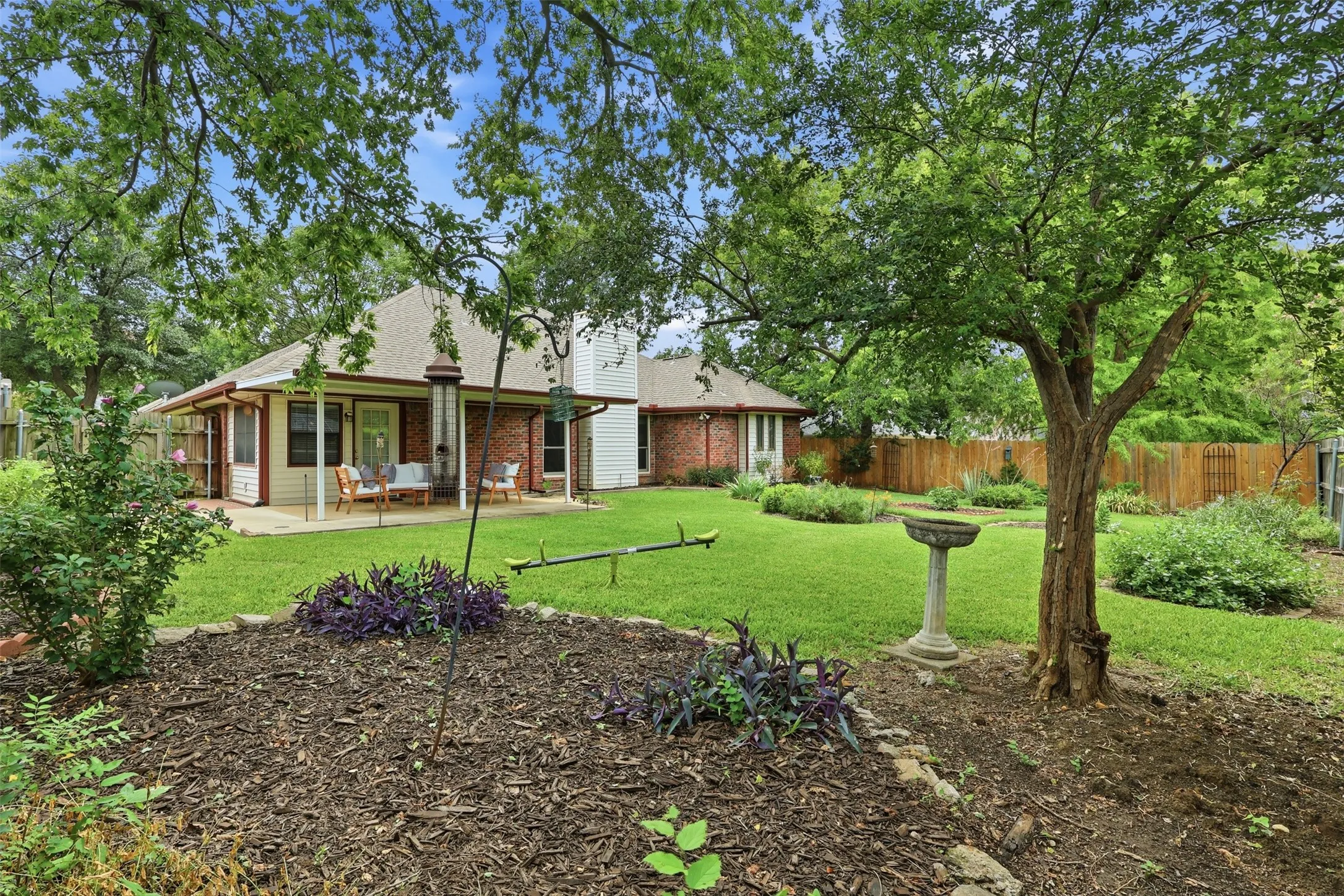 Single Family Residence For Sale in Tarrant County , 6713 N Park Drive, North Richland Hills, Texas 76182, 3 Bedroom, 2 Bathroom, 2 Garage spaces, 1,633 Sqft, built in 1985, mls#21335692, Real Estate Agent in North Richland Hills, Homes For Sale in Tarrant county, Homes For Sale in North Richland Hills, Realtor in North Richland Hills Texas, Real Estate Brokerage Independent Realty Texas, Luminita Cordes Realtor