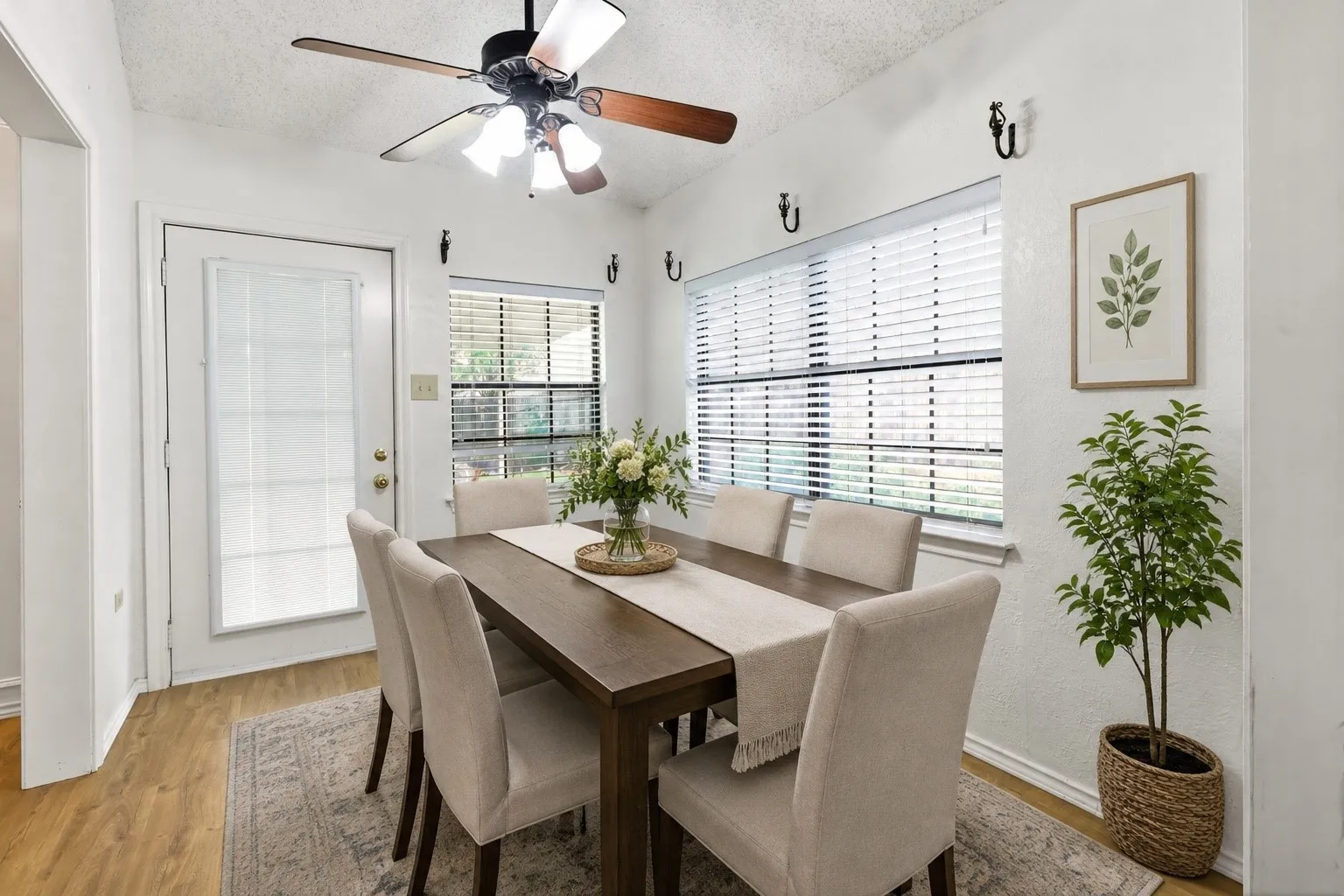 Single Family Residence For Sale in Tarrant County , 6713 N Park Drive, North Richland Hills, Texas 76182, 3 Bedroom, 2 Bathroom, 2 Garage spaces, 1,633 Sqft, built in 1985, mls#21335692, Real Estate Agent in North Richland Hills, Homes For Sale in Tarrant county, Homes For Sale in North Richland Hills, Realtor in North Richland Hills Texas, Real Estate Brokerage Independent Realty Texas, Luminita Cordes Realtor