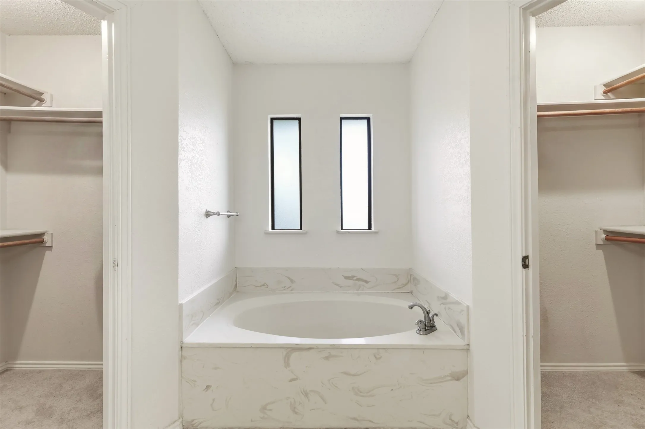 Single Family Residence For Sale in Tarrant County , 6713 N Park Drive, North Richland Hills, Texas 76182, 3 Bedroom, 2 Bathroom, 2 Garage spaces, 1,633 Sqft, built in 1985, mls#21335692, Real Estate Agent in North Richland Hills, Homes For Sale in Tarrant county, Homes For Sale in North Richland Hills, Realtor in North Richland Hills Texas, Real Estate Brokerage Independent Realty Texas, Luminita Cordes Realtor