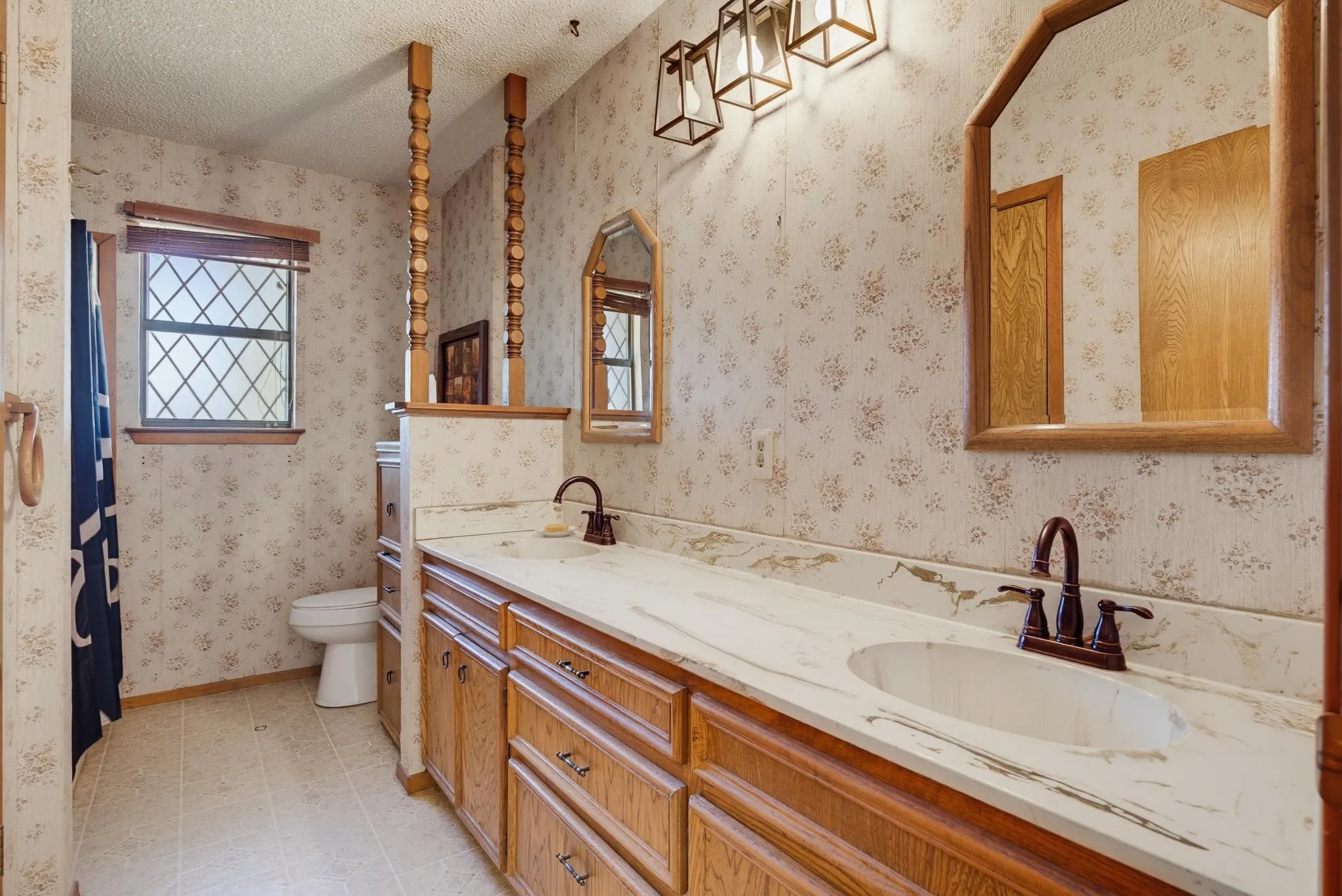 Single Family Residence For Sale in Taylor County , 727 Key Lane, Abilene, Texas 79602, 3 Bedroom, 2 Bathroom, 2 Garage spaces, 2,517 Sqft, built in 1977, mls#21344001, Real Estate Agent in Abilene, Homes For Sale in Taylor county, Homes For Sale in Abilene, Realtor in Abilene Texas, Real Estate Brokerage Independent Realty Texas, Luminita Cordes Realtor