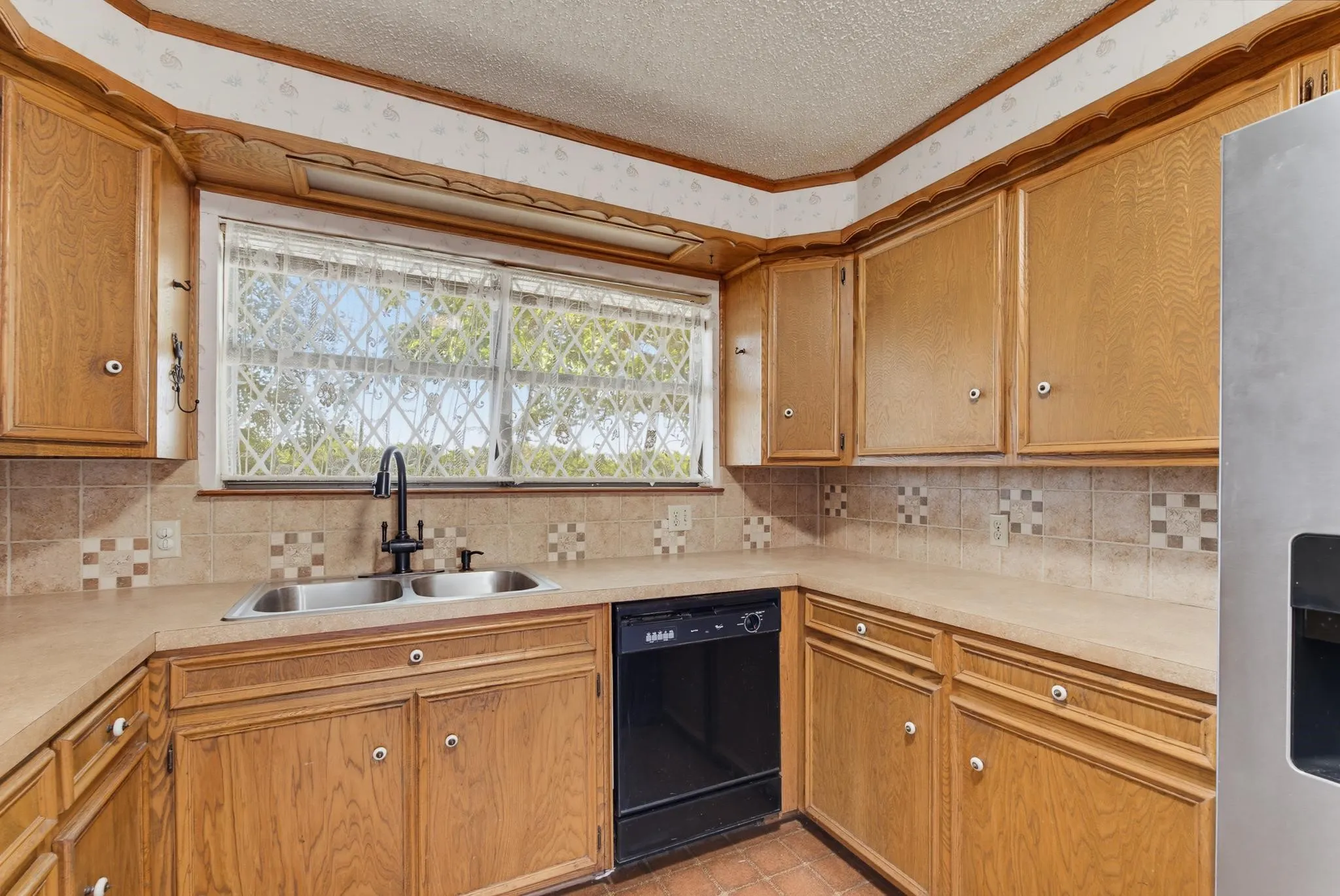 Single Family Residence For Sale in Taylor County , 727 Key Lane, Abilene, Texas 79602, 3 Bedroom, 2 Bathroom, 2 Garage spaces, 2,517 Sqft, built in 1977, mls#21344001, Real Estate Agent in Abilene, Homes For Sale in Taylor county, Homes For Sale in Abilene, Realtor in Abilene Texas, Real Estate Brokerage Independent Realty Texas, Luminita Cordes Realtor