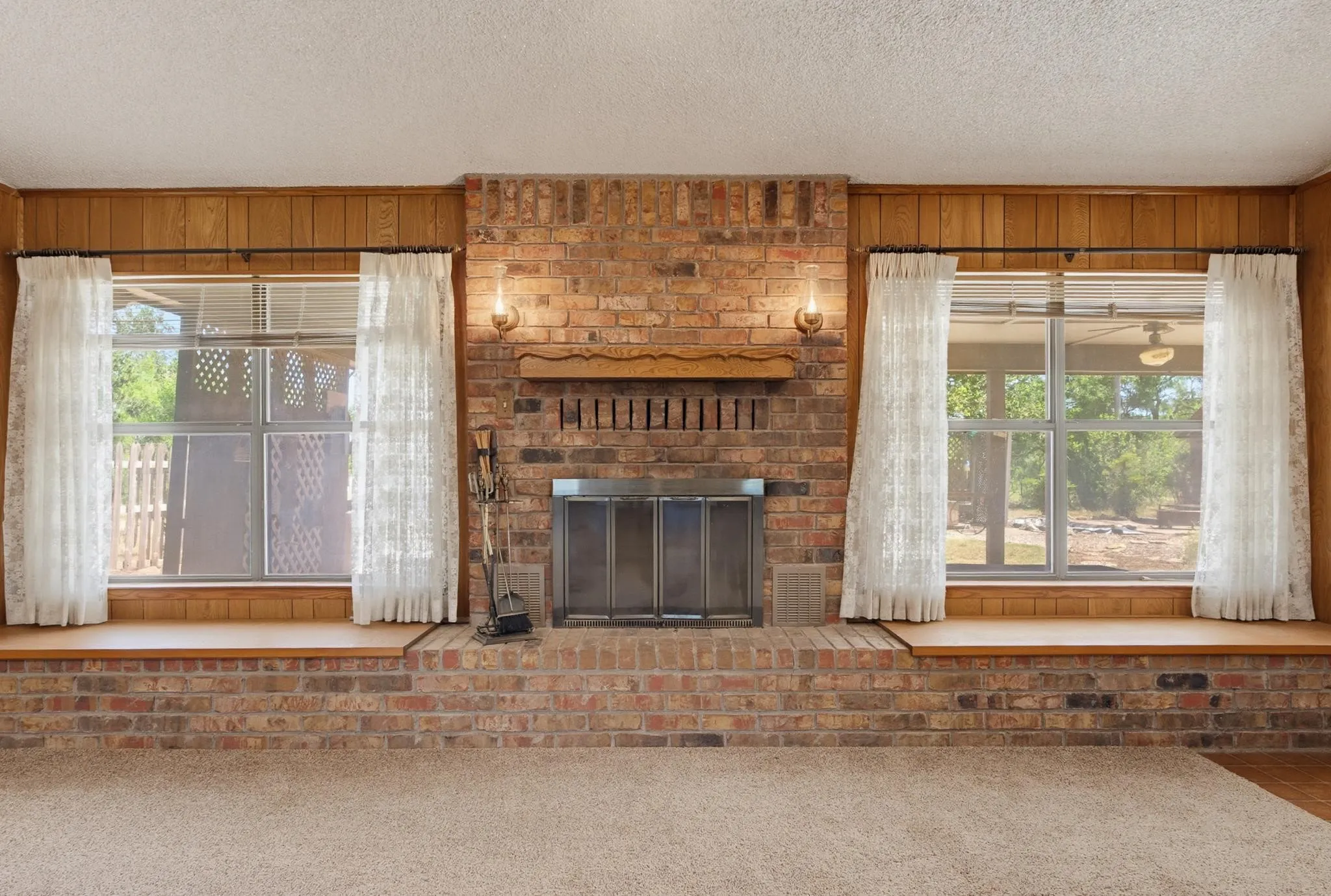 Single Family Residence For Sale in Taylor County , 727 Key Lane, Abilene, Texas 79602, 3 Bedroom, 2 Bathroom, 2 Garage spaces, 2,517 Sqft, built in 1977, mls#21344001, Real Estate Agent in Abilene, Homes For Sale in Taylor county, Homes For Sale in Abilene, Realtor in Abilene Texas, Real Estate Brokerage Independent Realty Texas, Luminita Cordes Realtor