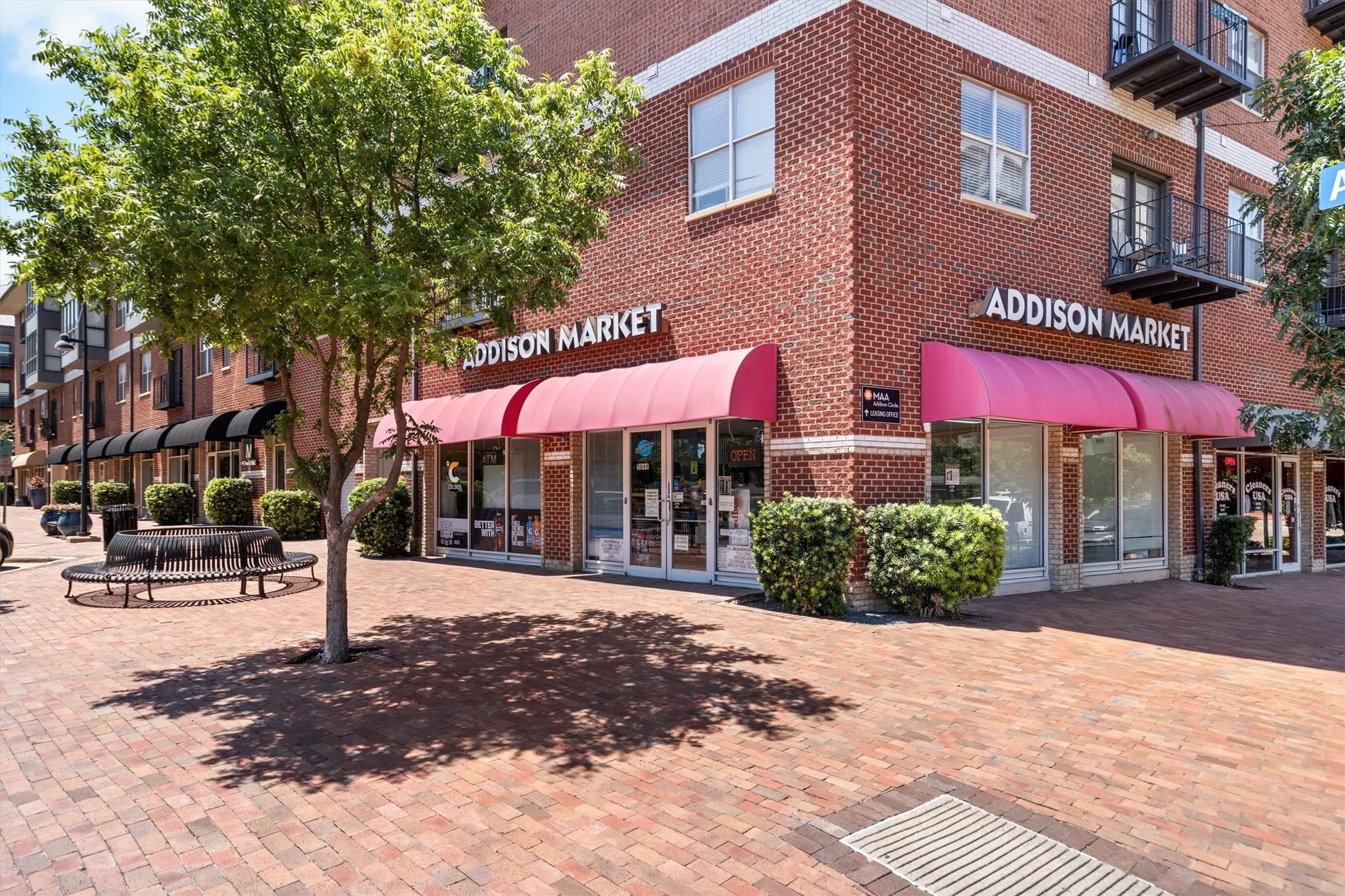 Condominium For Sale in Dallas County , 5055 Addison Circle 713, Addison, Texas 75001, 2 Bedroom, 3 Bathroom, 2 Garage spaces, 1,890 Sqft, built in 2000, mls#21343213, Real Estate Agent in Addison, Homes For Sale in Dallas county, Homes For Sale in Addison, Realtor in Addison Texas, Real Estate Brokerage Independent Realty Texas, Luminita Cordes Realtor