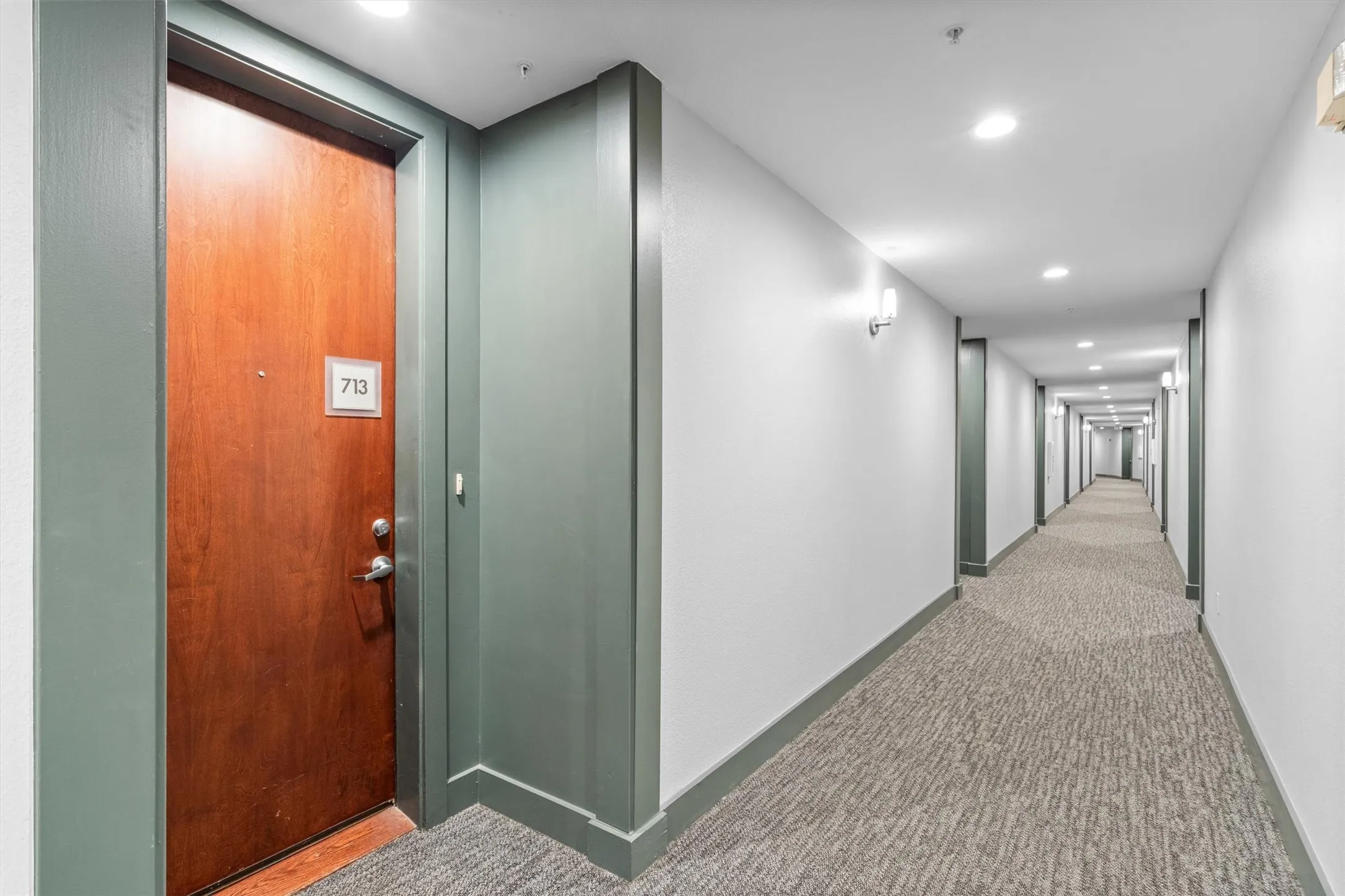 Condominium For Sale in Dallas County , 5055 Addison Circle 713, Addison, Texas 75001, 2 Bedroom, 3 Bathroom, 2 Garage spaces, 1,890 Sqft, built in 2000, mls#21343213, Real Estate Agent in Addison, Homes For Sale in Dallas county, Homes For Sale in Addison, Realtor in Addison Texas, Real Estate Brokerage Independent Realty Texas, Luminita Cordes Realtor