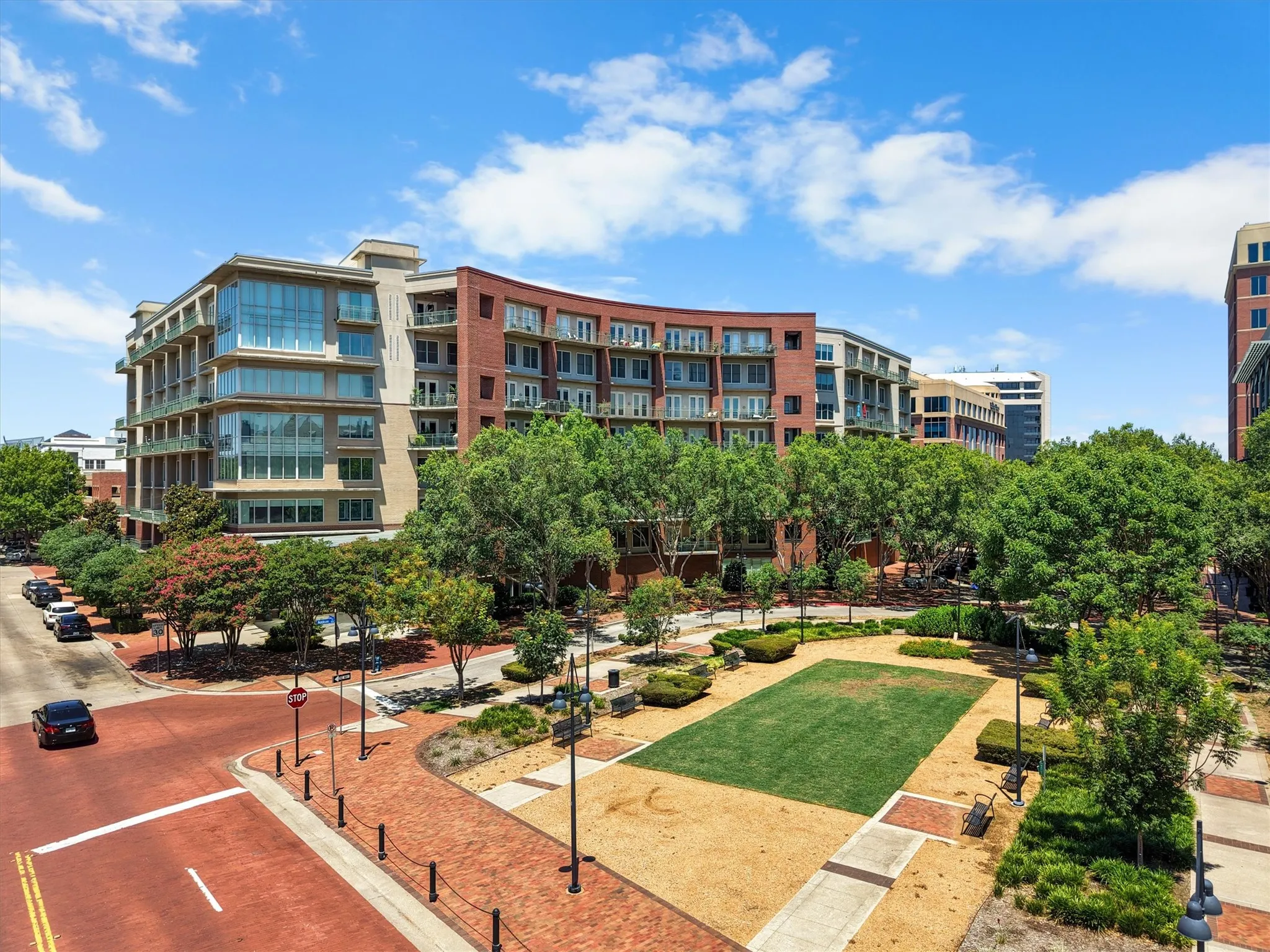 Condominium For Sale in Dallas County , 5055 Addison Circle 713, Addison, Texas 75001, 2 Bedroom, 3 Bathroom, 2 Garage spaces, 1,890 Sqft, built in 2000, mls#21343213, Real Estate Agent in Addison, Homes For Sale in Dallas county, Homes For Sale in Addison, Realtor in Addison Texas, Real Estate Brokerage Independent Realty Texas, Luminita Cordes Realtor