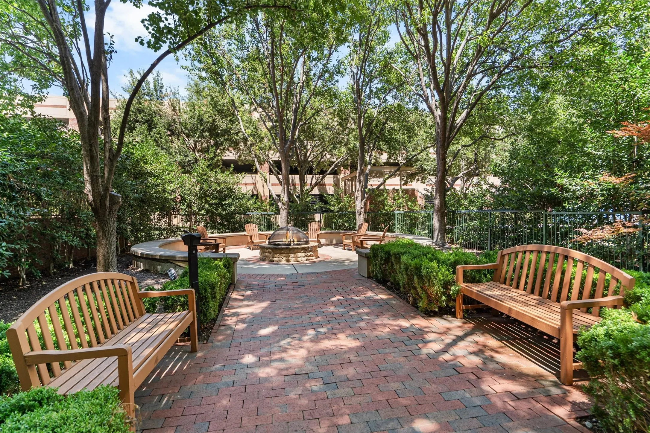 Condominium For Sale in Dallas County , 5055 Addison Circle 713, Addison, Texas 75001, 2 Bedroom, 3 Bathroom, 2 Garage spaces, 1,890 Sqft, built in 2000, mls#21343213, Real Estate Agent in Addison, Homes For Sale in Dallas county, Homes For Sale in Addison, Realtor in Addison Texas, Real Estate Brokerage Independent Realty Texas, Luminita Cordes Realtor