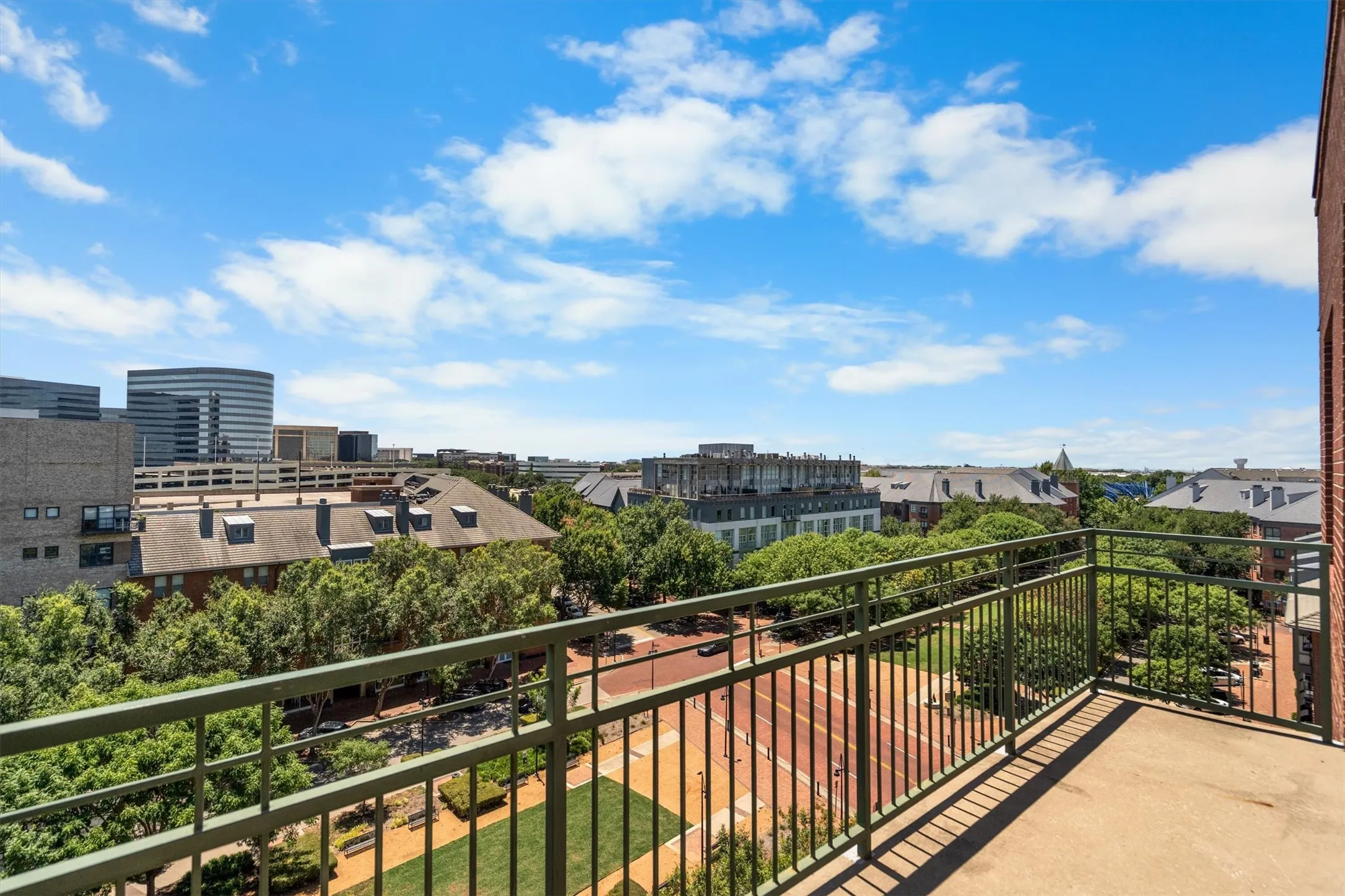Condominium For Sale in Dallas County , 5055 Addison Circle 713, Addison, Texas 75001, 2 Bedroom, 3 Bathroom, 2 Garage spaces, 1,890 Sqft, built in 2000, mls#21343213, Real Estate Agent in Addison, Homes For Sale in Dallas county, Homes For Sale in Addison, Realtor in Addison Texas, Real Estate Brokerage Independent Realty Texas, Luminita Cordes Realtor