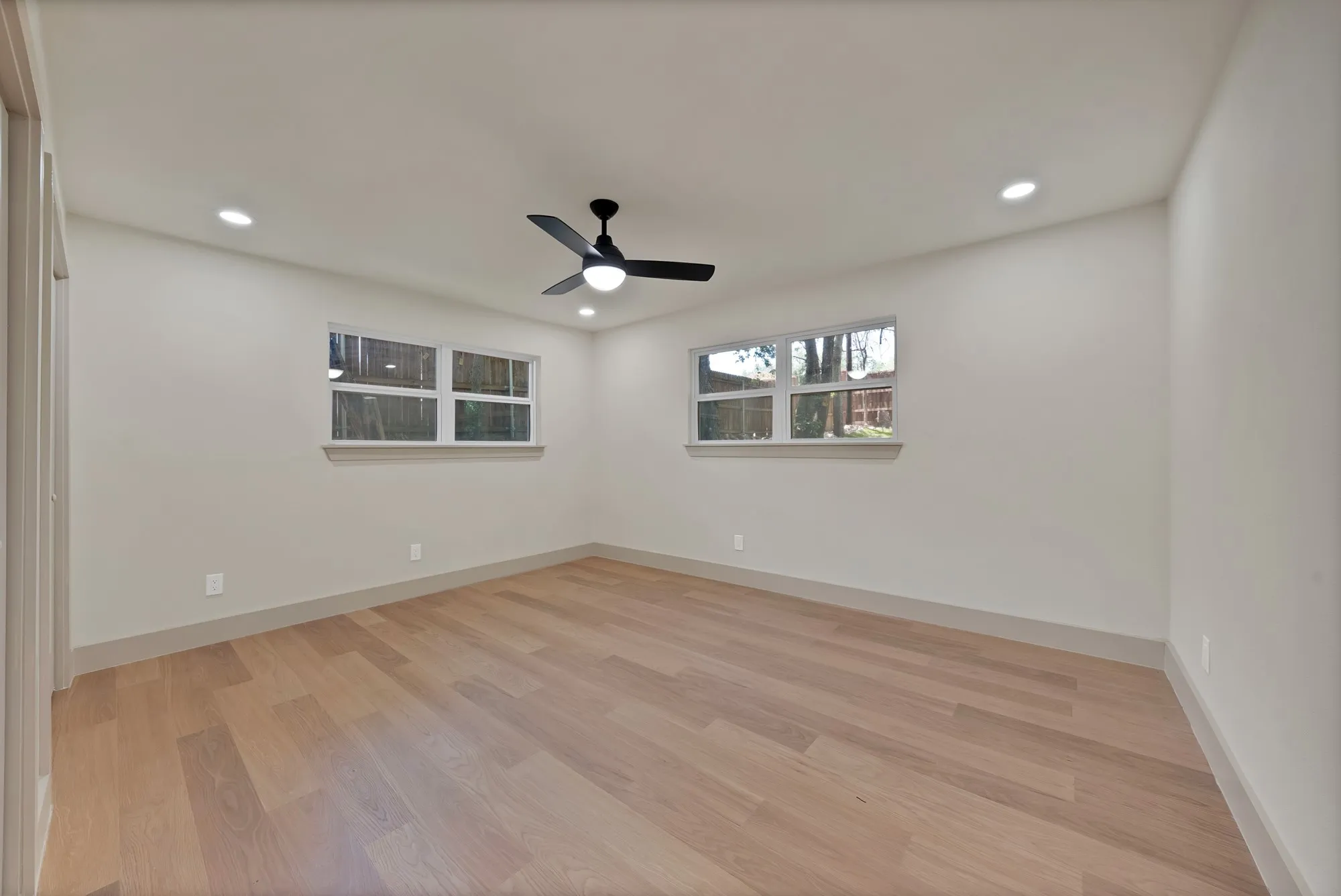 Single Family Residence For Sale in Tarrant County , 1816 Ridgmar Boulevard, Fort Worth, Texas 76116, 3 Bedroom, 2 Bathroom, 2 Garage spaces, 1,760 Sqft, built in 1959, mls#21339260, Real Estate Agent in Fort Worth, Homes For Sale in Tarrant county, Homes For Sale in Fort Worth, Realtor in Fort Worth Texas, Real Estate Brokerage Independent Realty Texas, Luminita Cordes Realtor