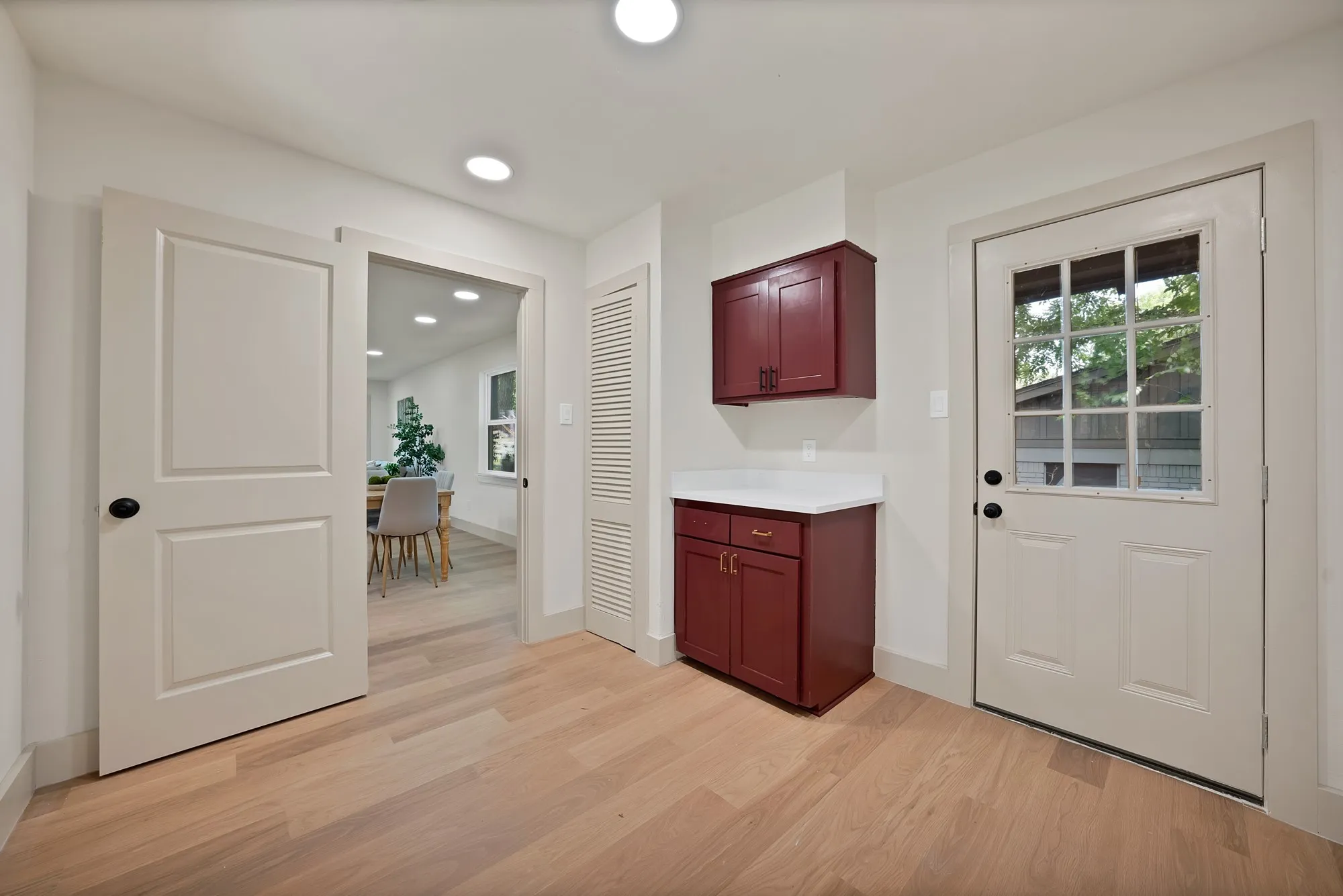 Single Family Residence For Sale in Tarrant County , 1816 Ridgmar Boulevard, Fort Worth, Texas 76116, 3 Bedroom, 2 Bathroom, 2 Garage spaces, 1,760 Sqft, built in 1959, mls#21339260, Real Estate Agent in Fort Worth, Homes For Sale in Tarrant county, Homes For Sale in Fort Worth, Realtor in Fort Worth Texas, Real Estate Brokerage Independent Realty Texas, Luminita Cordes Realtor