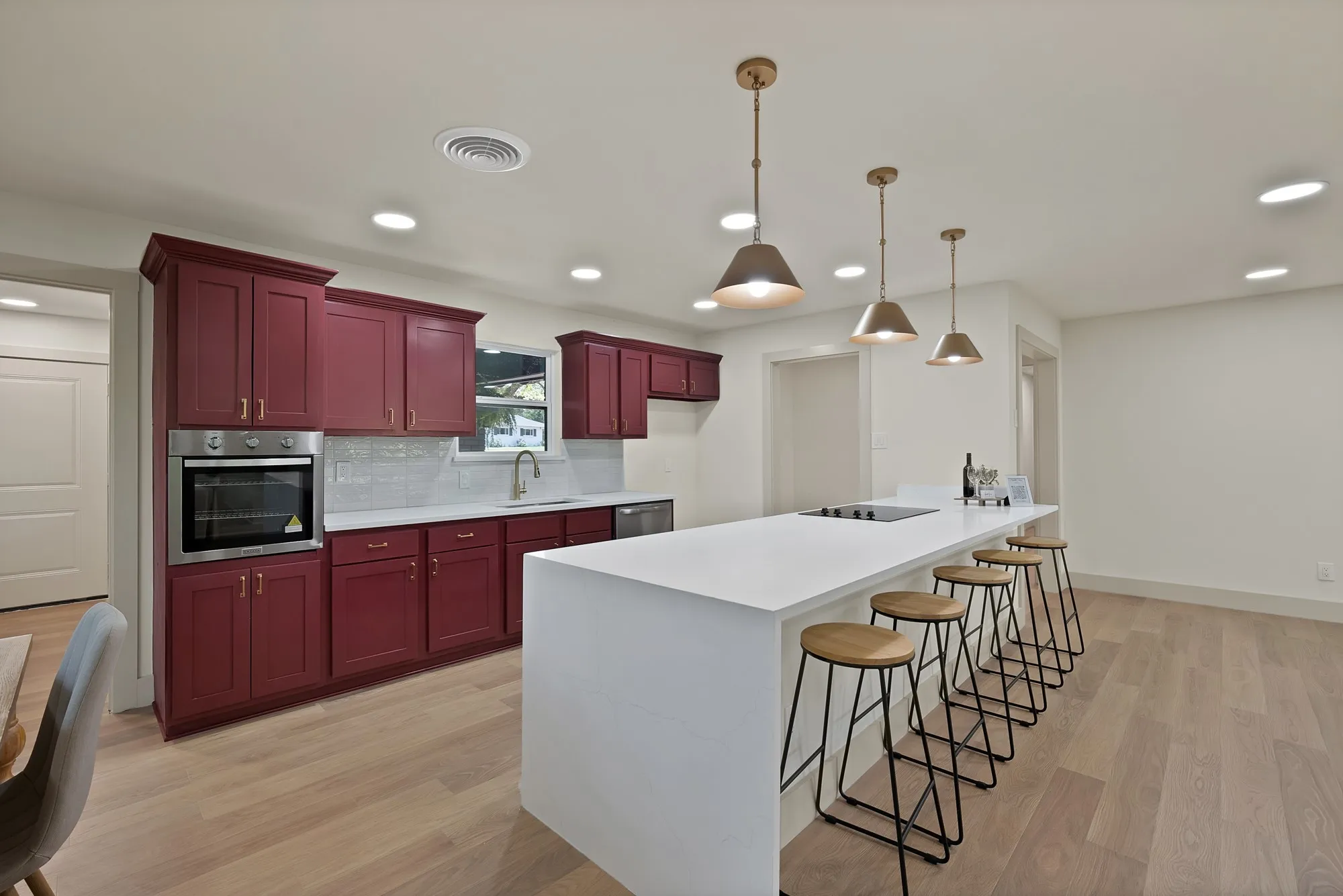 Single Family Residence For Sale in Tarrant County , 1816 Ridgmar Boulevard, Fort Worth, Texas 76116, 3 Bedroom, 2 Bathroom, 2 Garage spaces, 1,760 Sqft, built in 1959, mls#21339260, Real Estate Agent in Fort Worth, Homes For Sale in Tarrant county, Homes For Sale in Fort Worth, Realtor in Fort Worth Texas, Real Estate Brokerage Independent Realty Texas, Luminita Cordes Realtor
