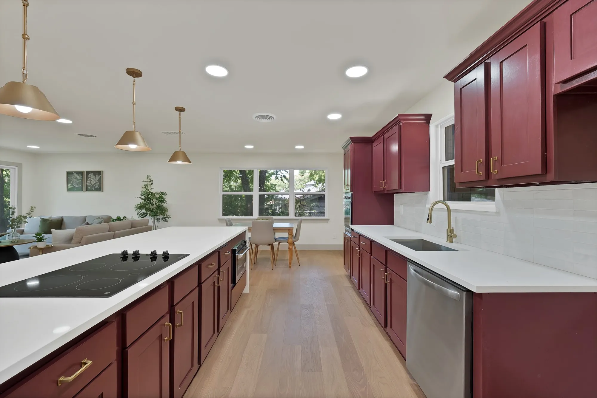 Single Family Residence For Sale in Tarrant County , 1816 Ridgmar Boulevard, Fort Worth, Texas 76116, 3 Bedroom, 2 Bathroom, 2 Garage spaces, 1,760 Sqft, built in 1959, mls#21339260, Real Estate Agent in Fort Worth, Homes For Sale in Tarrant county, Homes For Sale in Fort Worth, Realtor in Fort Worth Texas, Real Estate Brokerage Independent Realty Texas, Luminita Cordes Realtor