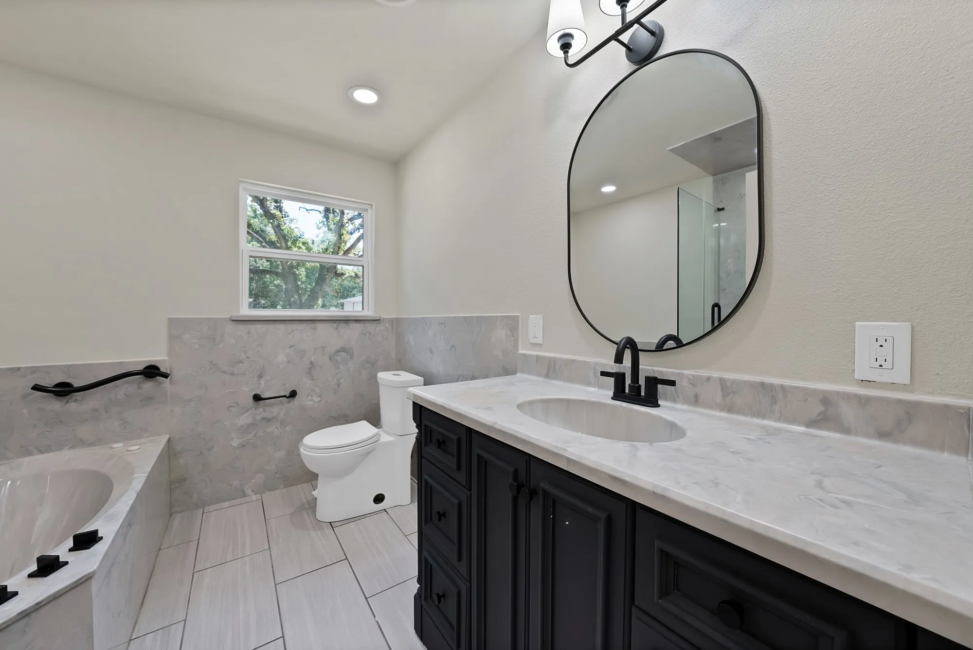 Single Family Residence For Sale in Tarrant County , 1816 Ridgmar Boulevard, Fort Worth, Texas 76116, 3 Bedroom, 2 Bathroom, 2 Garage spaces, 1,760 Sqft, built in 1959, mls#21339260, Real Estate Agent in Fort Worth, Homes For Sale in Tarrant county, Homes For Sale in Fort Worth, Realtor in Fort Worth Texas, Real Estate Brokerage Independent Realty Texas, Luminita Cordes Realtor