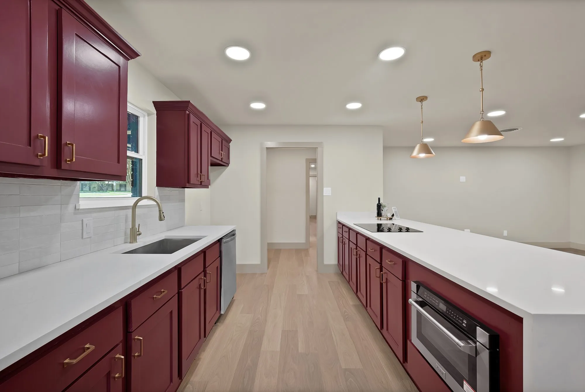 Single Family Residence For Sale in Tarrant County , 1816 Ridgmar Boulevard, Fort Worth, Texas 76116, 3 Bedroom, 2 Bathroom, 2 Garage spaces, 1,760 Sqft, built in 1959, mls#21339260, Real Estate Agent in Fort Worth, Homes For Sale in Tarrant county, Homes For Sale in Fort Worth, Realtor in Fort Worth Texas, Real Estate Brokerage Independent Realty Texas, Luminita Cordes Realtor