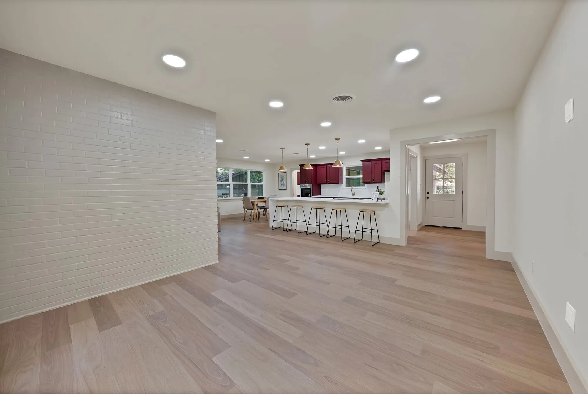 Single Family Residence For Sale in Tarrant County , 1816 Ridgmar Boulevard, Fort Worth, Texas 76116, 3 Bedroom, 2 Bathroom, 2 Garage spaces, 1,760 Sqft, built in 1959, mls#21339260, Real Estate Agent in Fort Worth, Homes For Sale in Tarrant county, Homes For Sale in Fort Worth, Realtor in Fort Worth Texas, Real Estate Brokerage Independent Realty Texas, Luminita Cordes Realtor