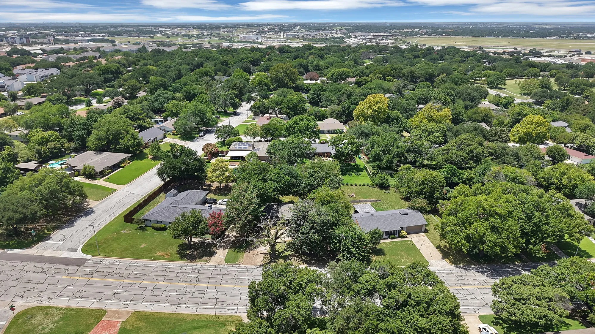 Single Family Residence For Sale in Tarrant County , 1816 Ridgmar Boulevard, Fort Worth, Texas 76116, 3 Bedroom, 2 Bathroom, 2 Garage spaces, 1,760 Sqft, built in 1959, mls#21339260, Real Estate Agent in Fort Worth, Homes For Sale in Tarrant county, Homes For Sale in Fort Worth, Realtor in Fort Worth Texas, Real Estate Brokerage Independent Realty Texas, Luminita Cordes Realtor