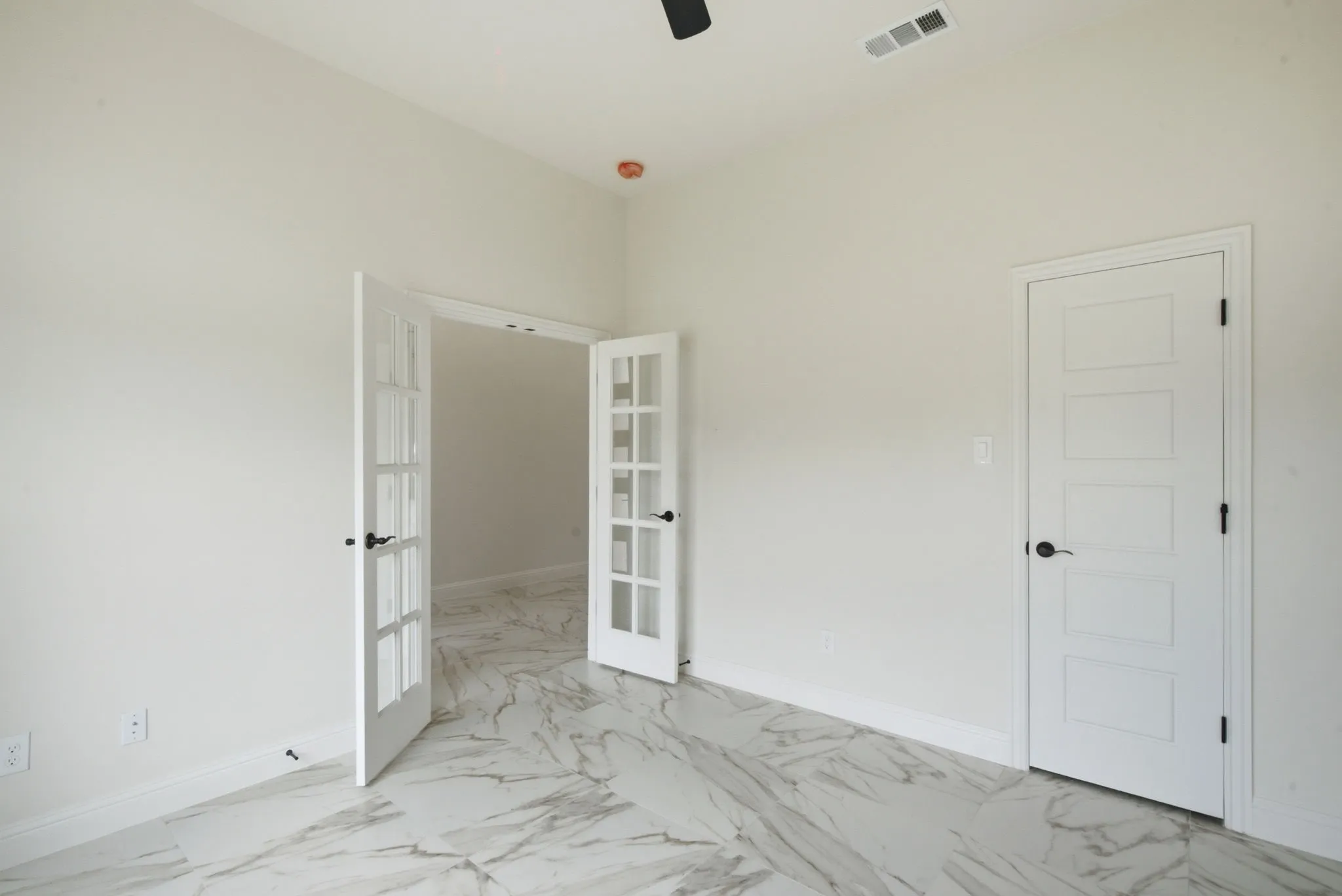 Bedroom or office - you pick!