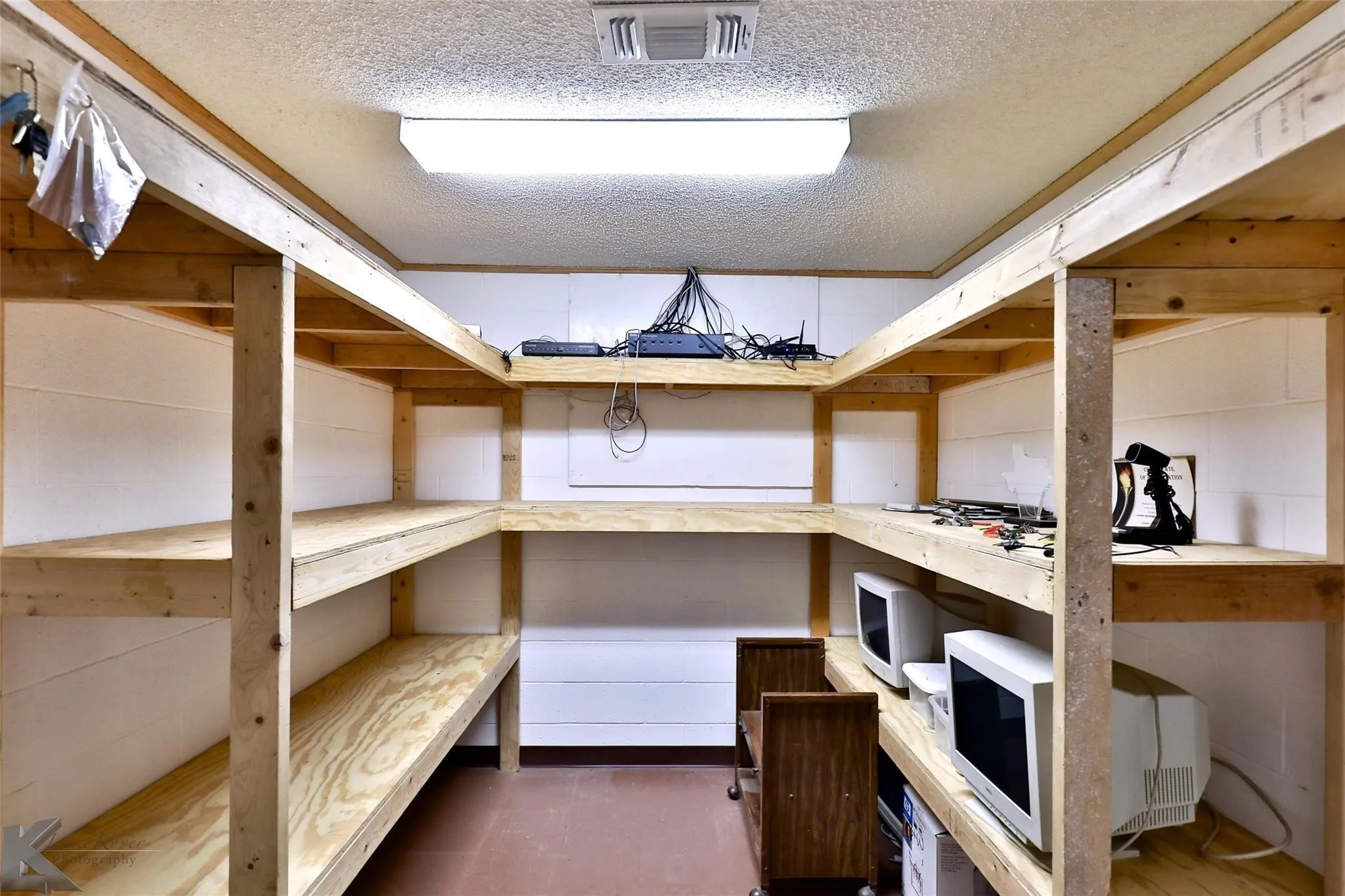 Warehouse For Sale in Scurry County , 3097 Brick Plant Road, Snyder, Texas 79549, 0, 0, Garage spaces, 0 Sqft, built in 1960, mls#21344135, Real Estate Agent in Snyder, Homes For Sale in Scurry county, Homes For Sale in Snyder, Realtor in Snyder Texas, Real Estate Brokerage Independent Realty Texas, Luminita Cordes Realtor