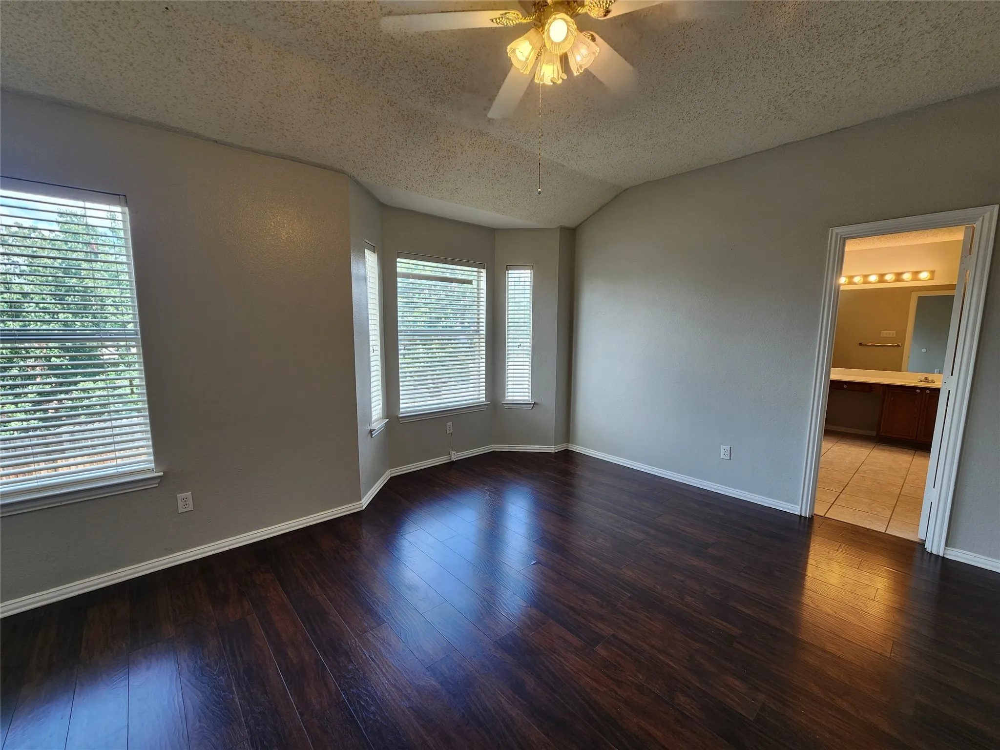 Single Family Residence For Rent in Denton County , 1225 Lake Haven Drive, Little Elm, Texas 75068, 4 Bedrooms, 3 Bathrooms, 2 Garage spaces, 2,131 Sqft, built in 1999, Price $2,200, mls#21343144, Real Estate Agent in Little Elm, Homes For Rent in Denton county, Homes For Rent in Little Elm, Realtor in Little Elm Texas, Real Estate Brokerage Independent Realty Texas, Luminita Cordes Realtor