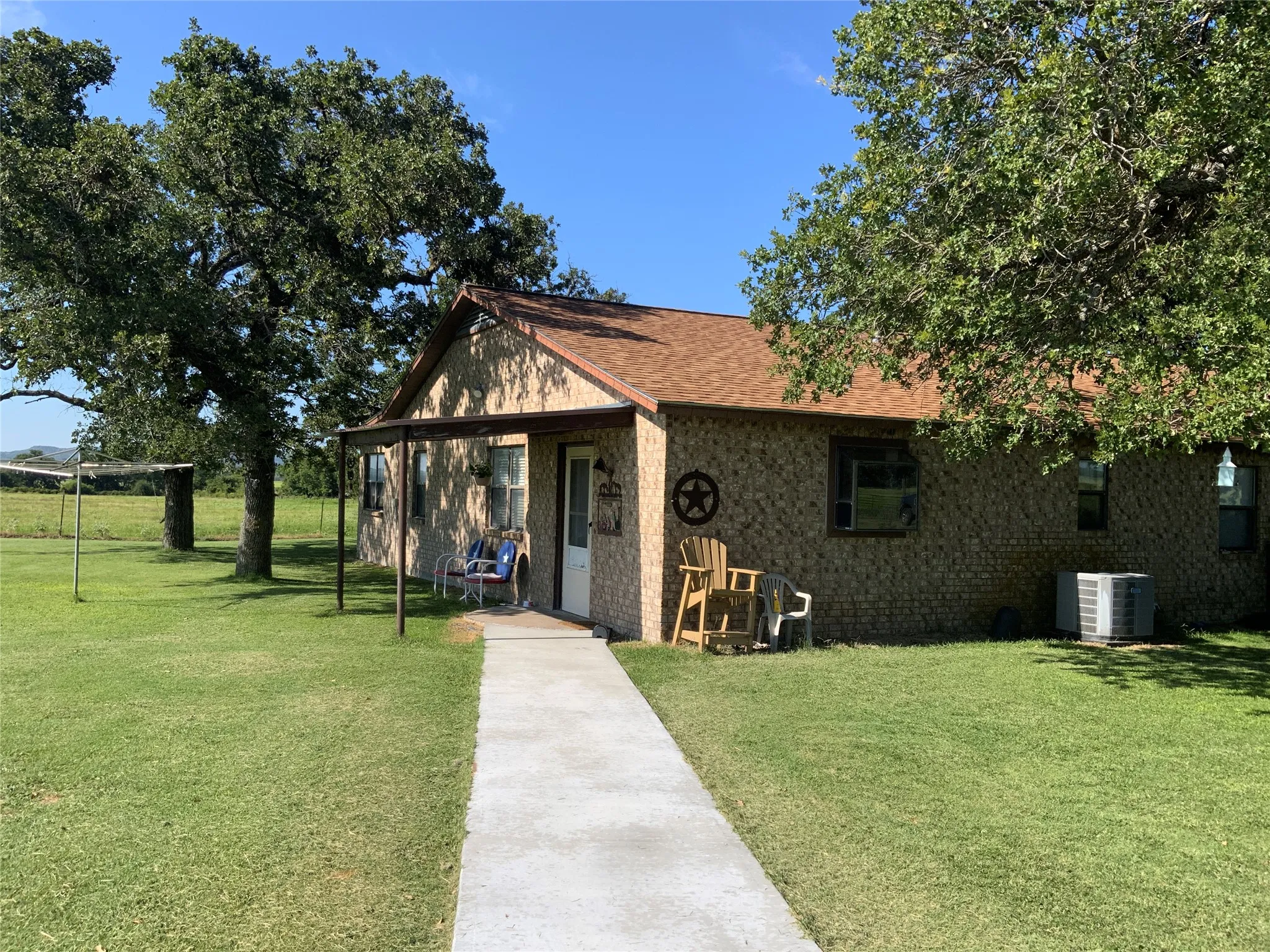 Single Family Residence For Sale in Comanche County , 600 County Road 107, Sidney, Texas 76474, 3 Bedrooms, 2 Bathrooms, Garage spaces, 2,145 Sqft, built in 1994, Price $486,025, mls#21343502, Real Estate Agent in Sidney, Homes For Sale in Comanche county, Homes For Sale in Sidney, Realtor in Sidney Texas, Real Estate Brokerage Independent Realty Texas, Luminita Cordes Realtor