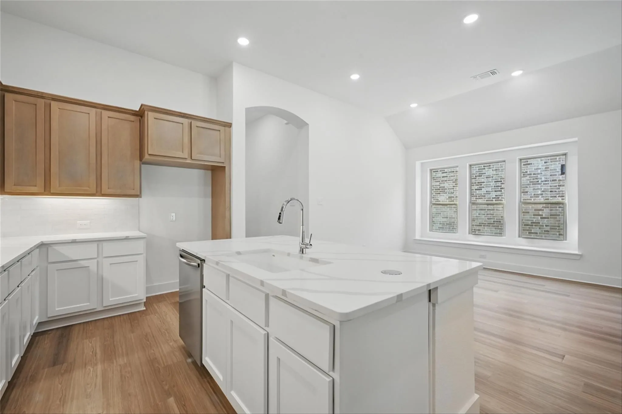 Single Family Residence For Rent in Grayson County , 5060 Westhaven Circle, Denison, Texas 75020, 3 Bedroom, 3 Bathroom, 2 Garage spaces, 1,968 Sqft, built in 2024, mls#21344096, Real Estate Agent in Denison, Homes For Rent in Grayson county, Homes For Rent in Denison, Realtor in Denison Texas, Real Estate Brokerage Independent Realty Texas, Luminita Cordes Realtor