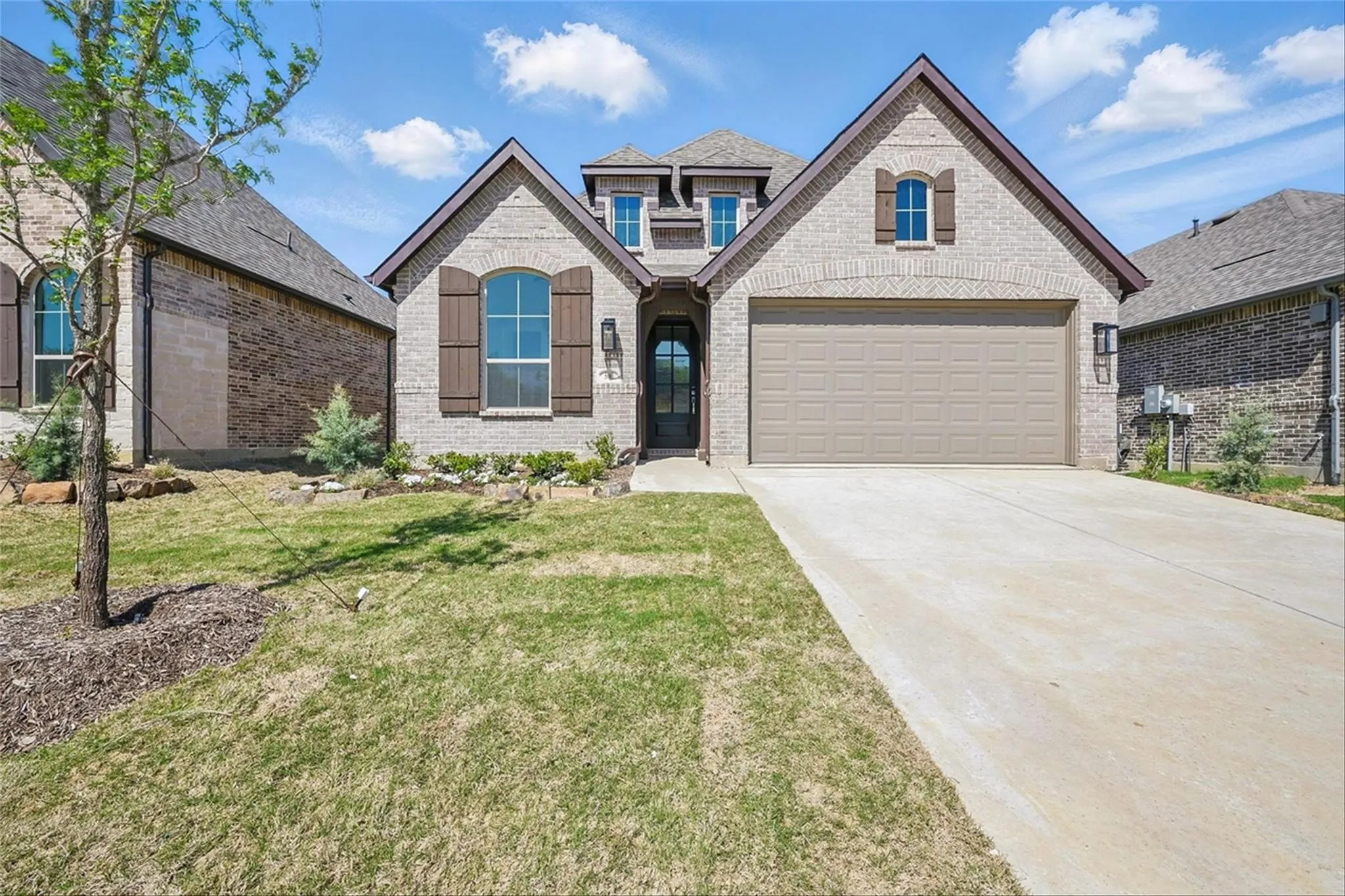 Single Family Residence For Rent in Grayson County , 5060 Westhaven Circle, Denison, Texas 75020, 3 Bedroom, 3 Bathroom, 2 Garage spaces, 1,968 Sqft, built in 2024, mls#21344096, Real Estate Agent in Denison, Homes For Rent in Grayson county, Homes For Rent in Denison, Realtor in Denison Texas, Real Estate Brokerage Independent Realty Texas, Luminita Cordes Realtor