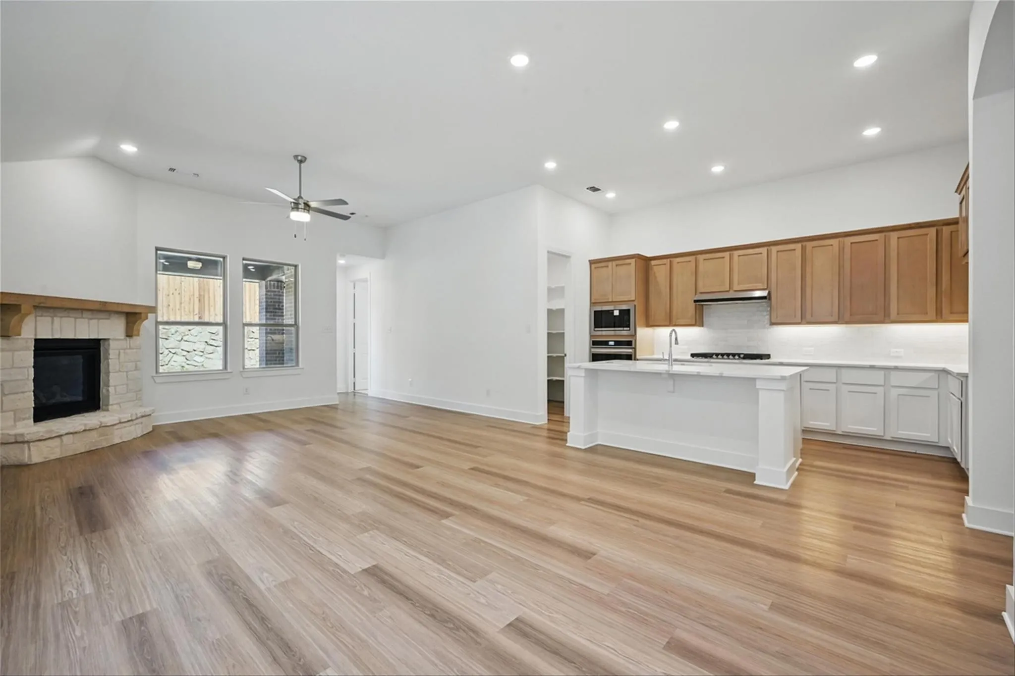 Single Family Residence For Rent in Grayson County , 5060 Westhaven Circle, Denison, Texas 75020, 3 Bedroom, 3 Bathroom, 2 Garage spaces, 1,968 Sqft, built in 2024, mls#21344096, Real Estate Agent in Denison, Homes For Rent in Grayson county, Homes For Rent in Denison, Realtor in Denison Texas, Real Estate Brokerage Independent Realty Texas, Luminita Cordes Realtor