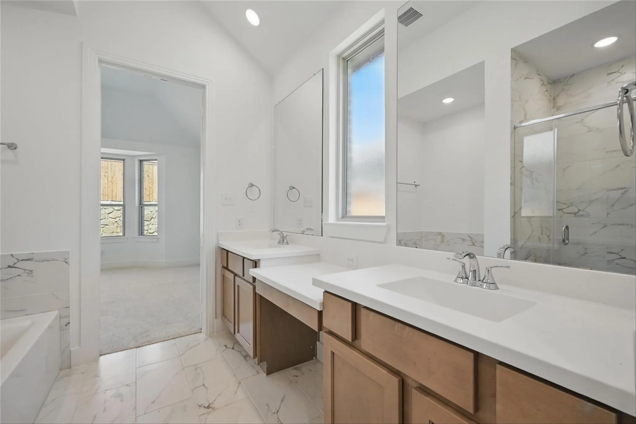 Single Family Residence For Rent in Grayson County , 5060 Westhaven Circle, Denison, Texas 75020, 3 Bedroom, 3 Bathroom, 2 Garage spaces, 1,968 Sqft, built in 2024, mls#21344096, Real Estate Agent in Denison, Homes For Rent in Grayson county, Homes For Rent in Denison, Realtor in Denison Texas, Real Estate Brokerage Independent Realty Texas, Luminita Cordes Realtor