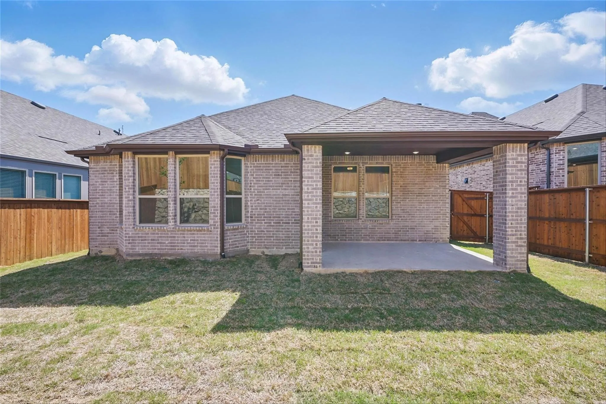 Single Family Residence For Rent in Grayson County , 5060 Westhaven Circle, Denison, Texas 75020, 3 Bedroom, 3 Bathroom, 2 Garage spaces, 1,968 Sqft, built in 2024, mls#21344096, Real Estate Agent in Denison, Homes For Rent in Grayson county, Homes For Rent in Denison, Realtor in Denison Texas, Real Estate Brokerage Independent Realty Texas, Luminita Cordes Realtor