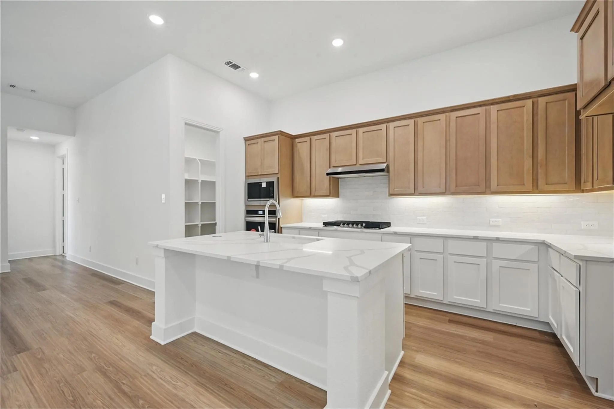 Single Family Residence For Rent in Grayson County , 5060 Westhaven Circle, Denison, Texas 75020, 3 Bedroom, 3 Bathroom, 2 Garage spaces, 1,968 Sqft, built in 2024, mls#21344096, Real Estate Agent in Denison, Homes For Rent in Grayson county, Homes For Rent in Denison, Realtor in Denison Texas, Real Estate Brokerage Independent Realty Texas, Luminita Cordes Realtor