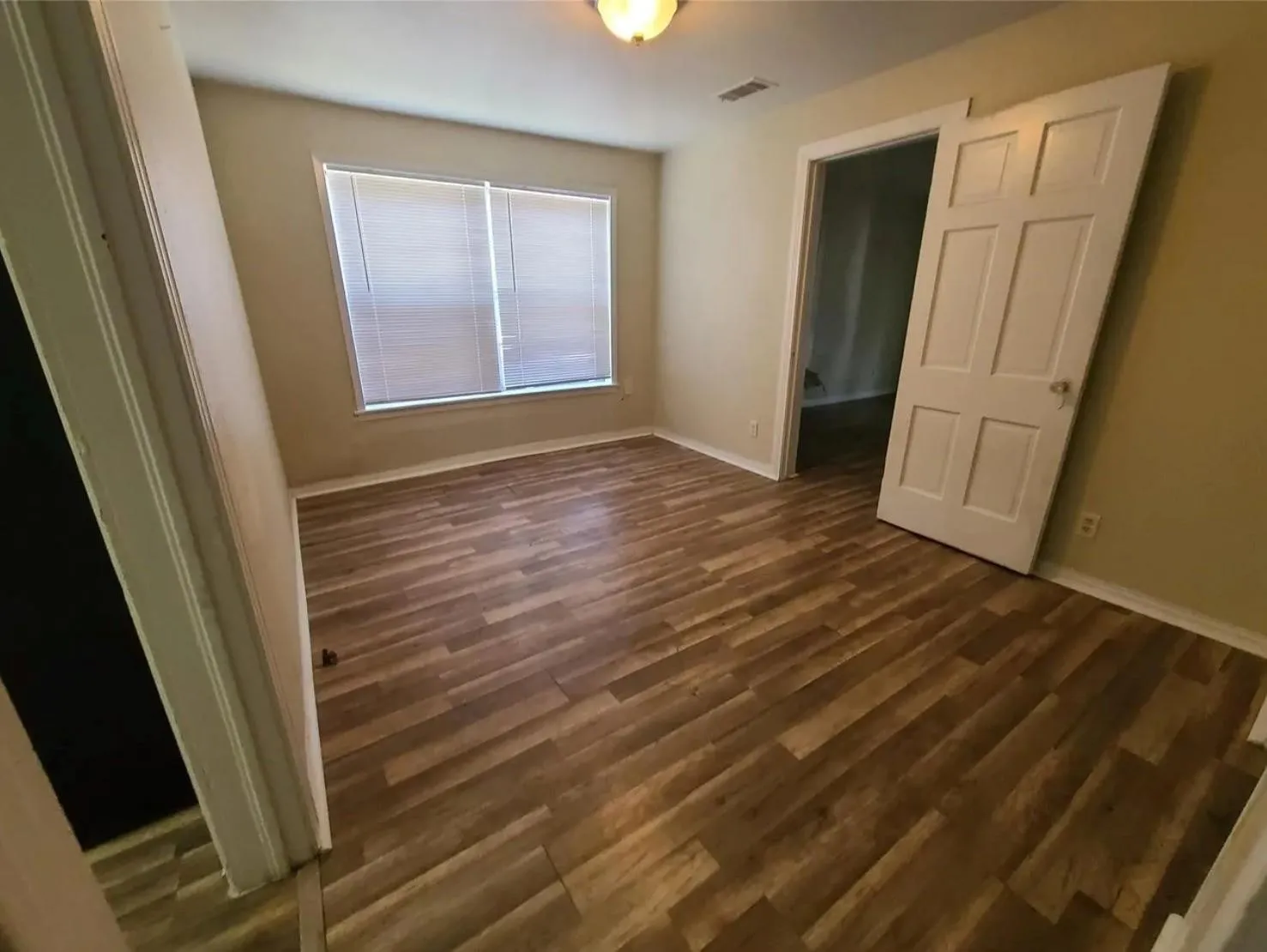 Single Family Residence For Rent in Hunt County , 4504 Stonewall Street, Greenville, Texas 75401, 3 Bedroom, 2 Bathroom, Garage spaces, 1,550 Sqft, built in 1980, mls#21344189, Real Estate Agent in Greenville, Homes For Rent in Hunt county, Homes For Rent in Greenville, Realtor in Greenville Texas, Real Estate Brokerage Independent Realty Texas, Luminita Cordes Realtor