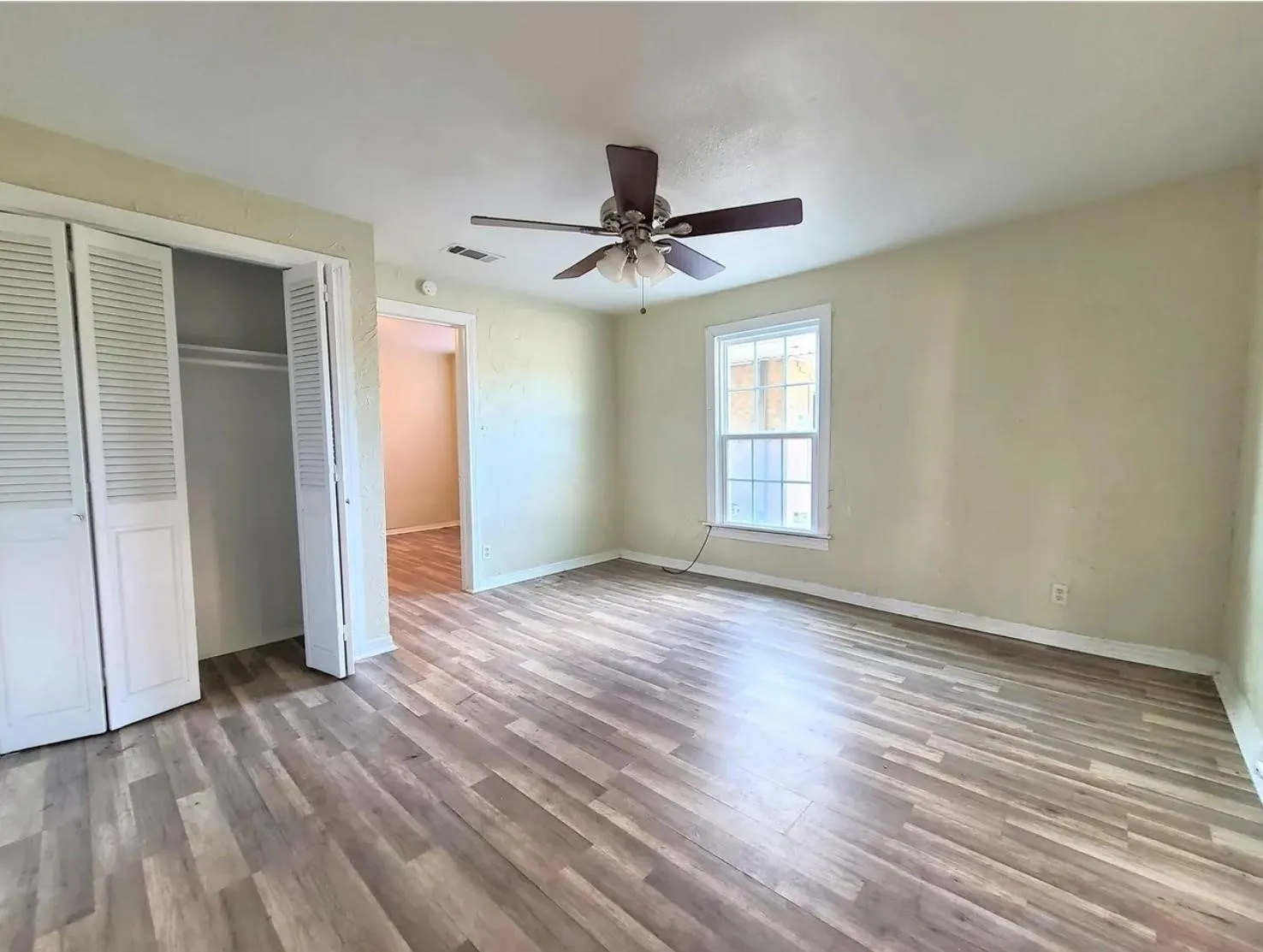 Single Family Residence For Rent in Hunt County , 4504 Stonewall Street, Greenville, Texas 75401, 3 Bedroom, 2 Bathroom, Garage spaces, 1,550 Sqft, built in 1980, mls#21344189, Real Estate Agent in Greenville, Homes For Rent in Hunt county, Homes For Rent in Greenville, Realtor in Greenville Texas, Real Estate Brokerage Independent Realty Texas, Luminita Cordes Realtor